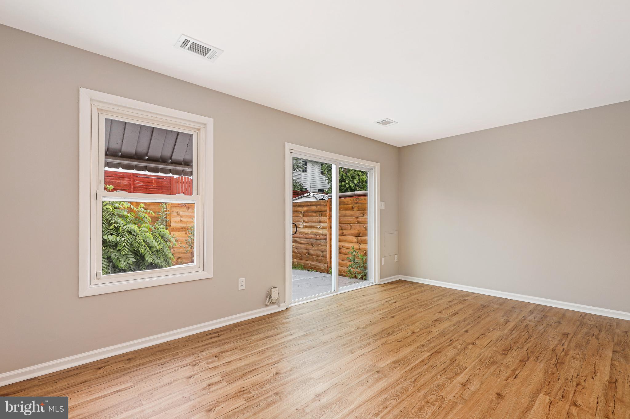 WILLOWBROOK - Residential