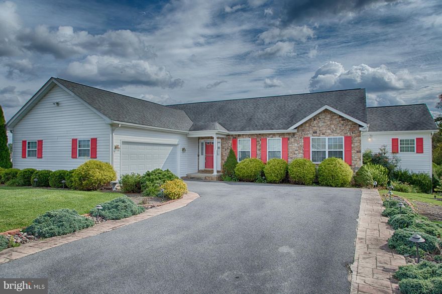 Nice Rancher Home on a cul-de-sac. Home offers large kitchen with separate Dining area, Family/Living room, Reading or Office area with built in bookcases. 3 Bedrooms on main level, 3.5 Baths. Full finished basement includes 4th bedroom with master bath, recreational room, exercise area with Hot Tub. Plenty storage through out the house. Don't hesitate to look at what this Home has to offer!!