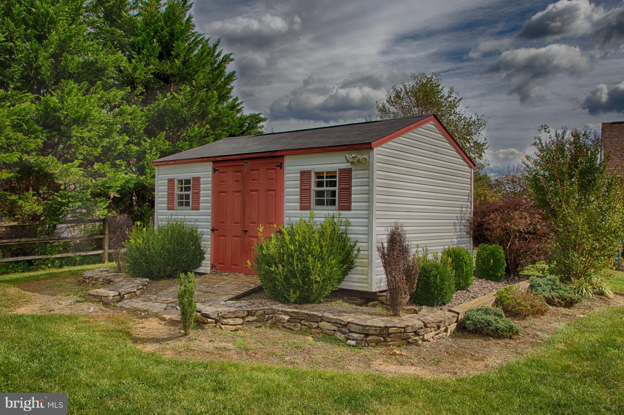 CAVE QUARTER ESTATES - Residential