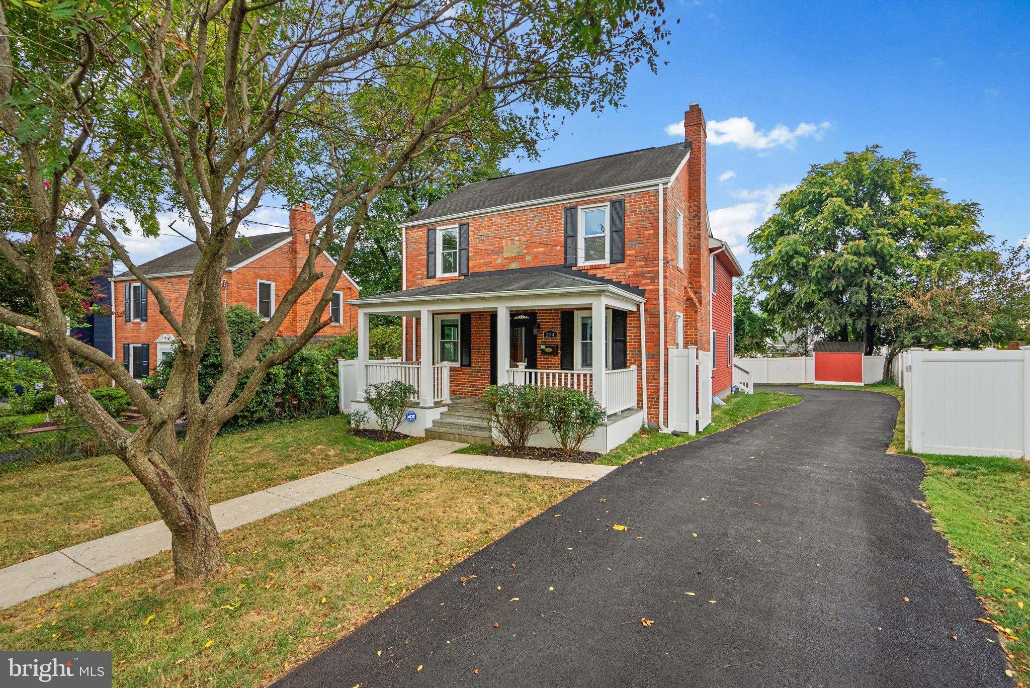 204 TIMBERWOOD AVENUE