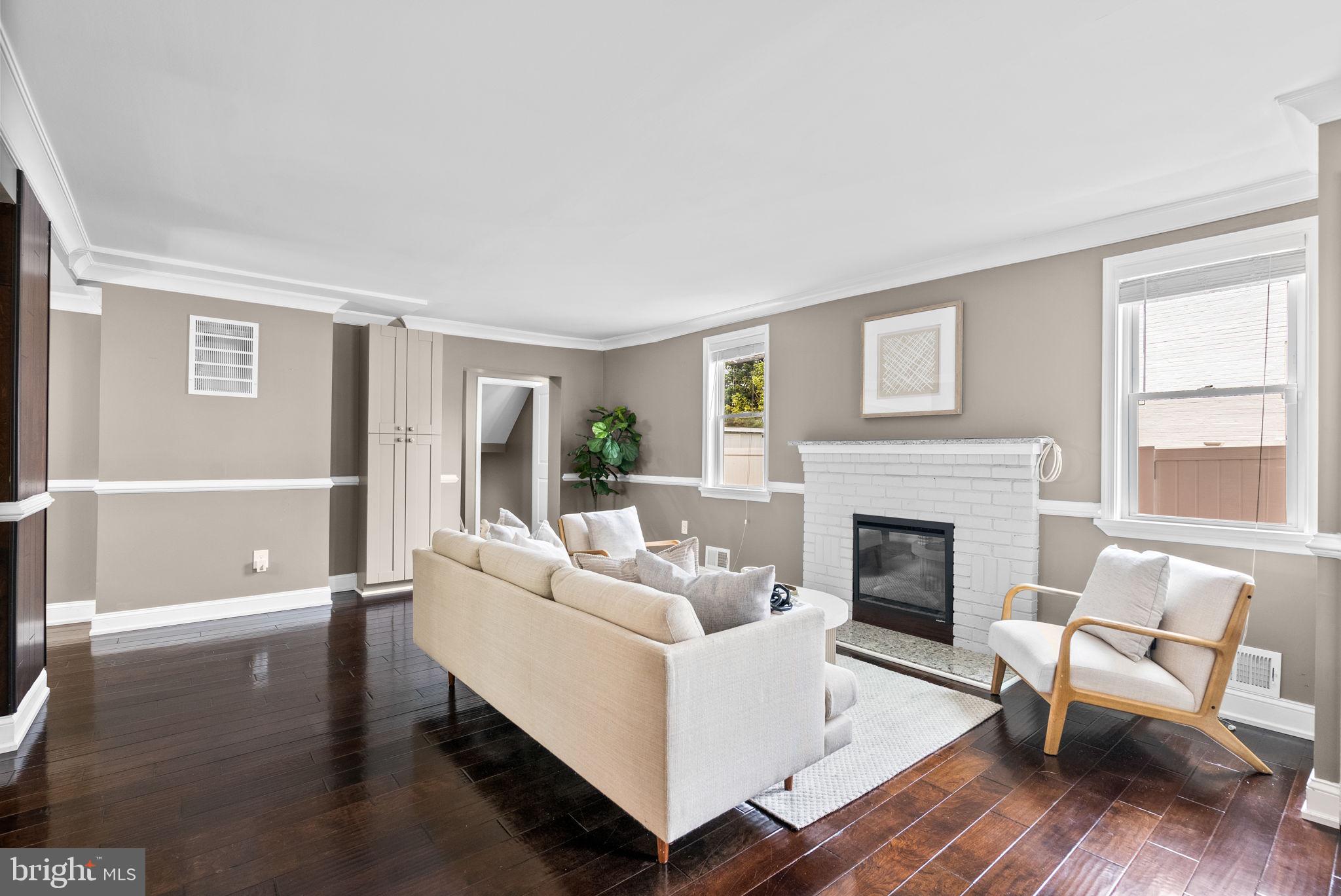 204 TIMBERWOOD AVENUE