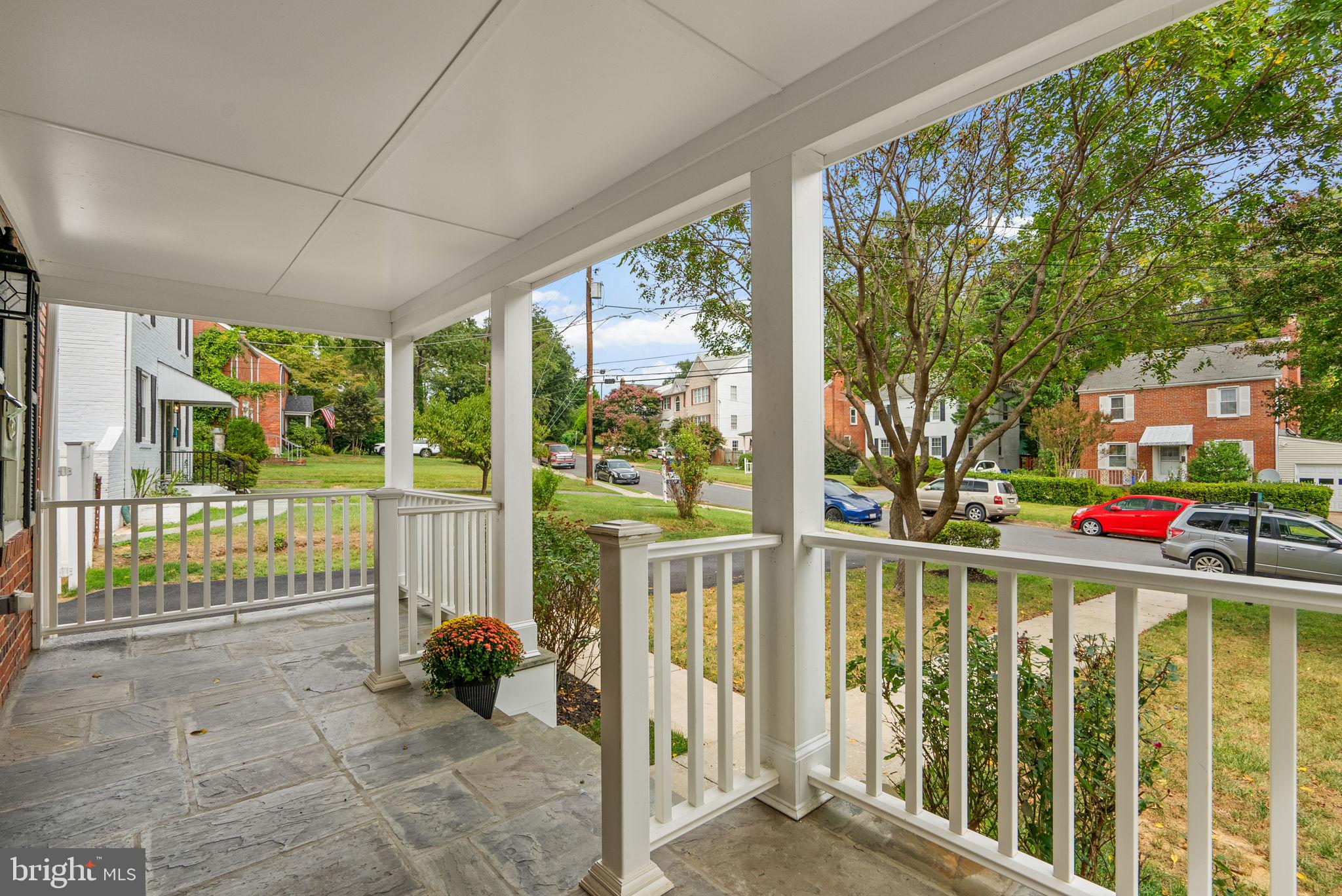 204 TIMBERWOOD AVENUE