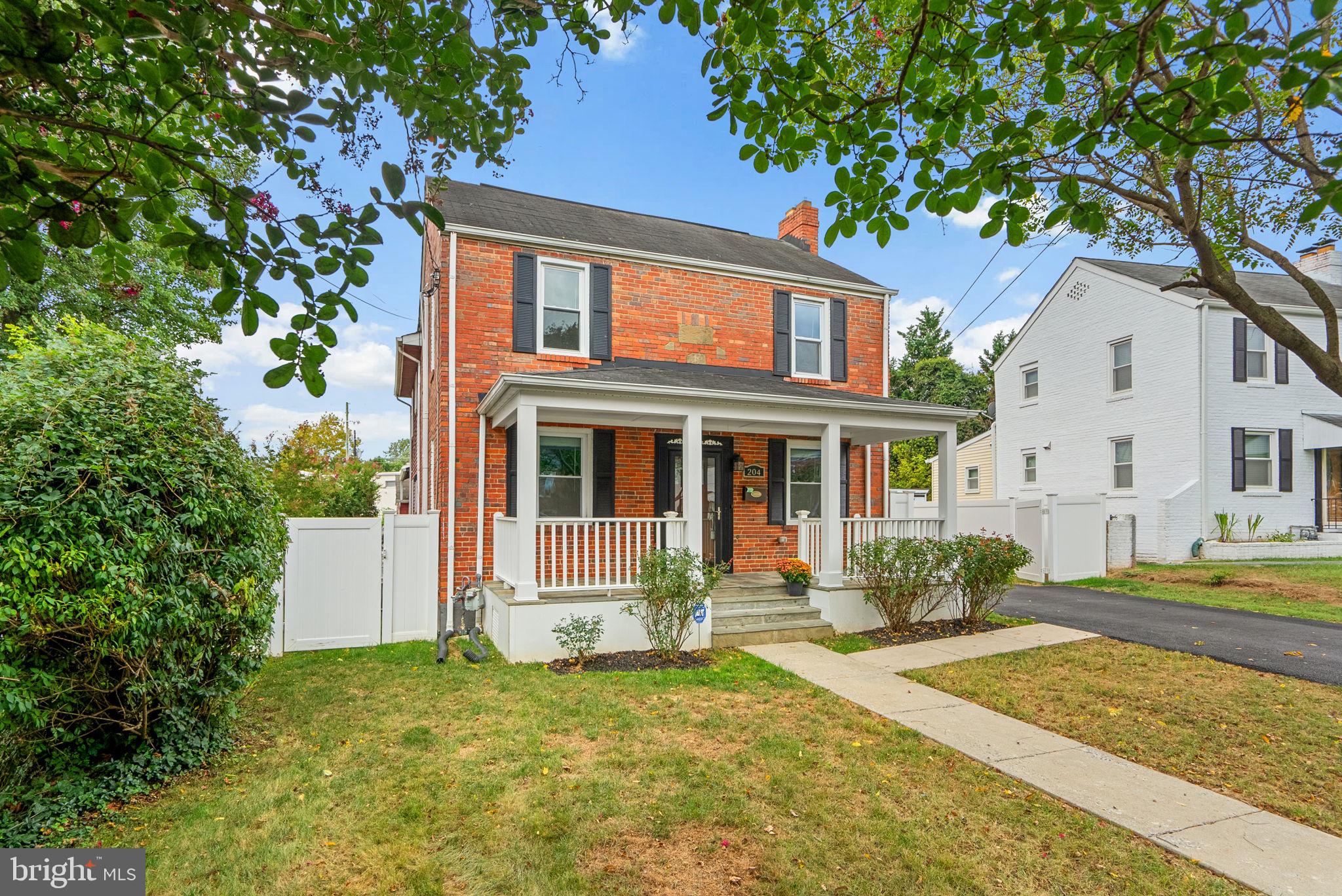 204 TIMBERWOOD AVENUE