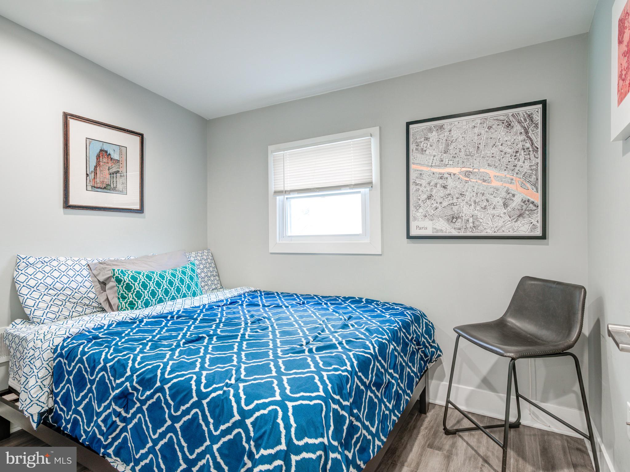 POINT BREEZE - Residential