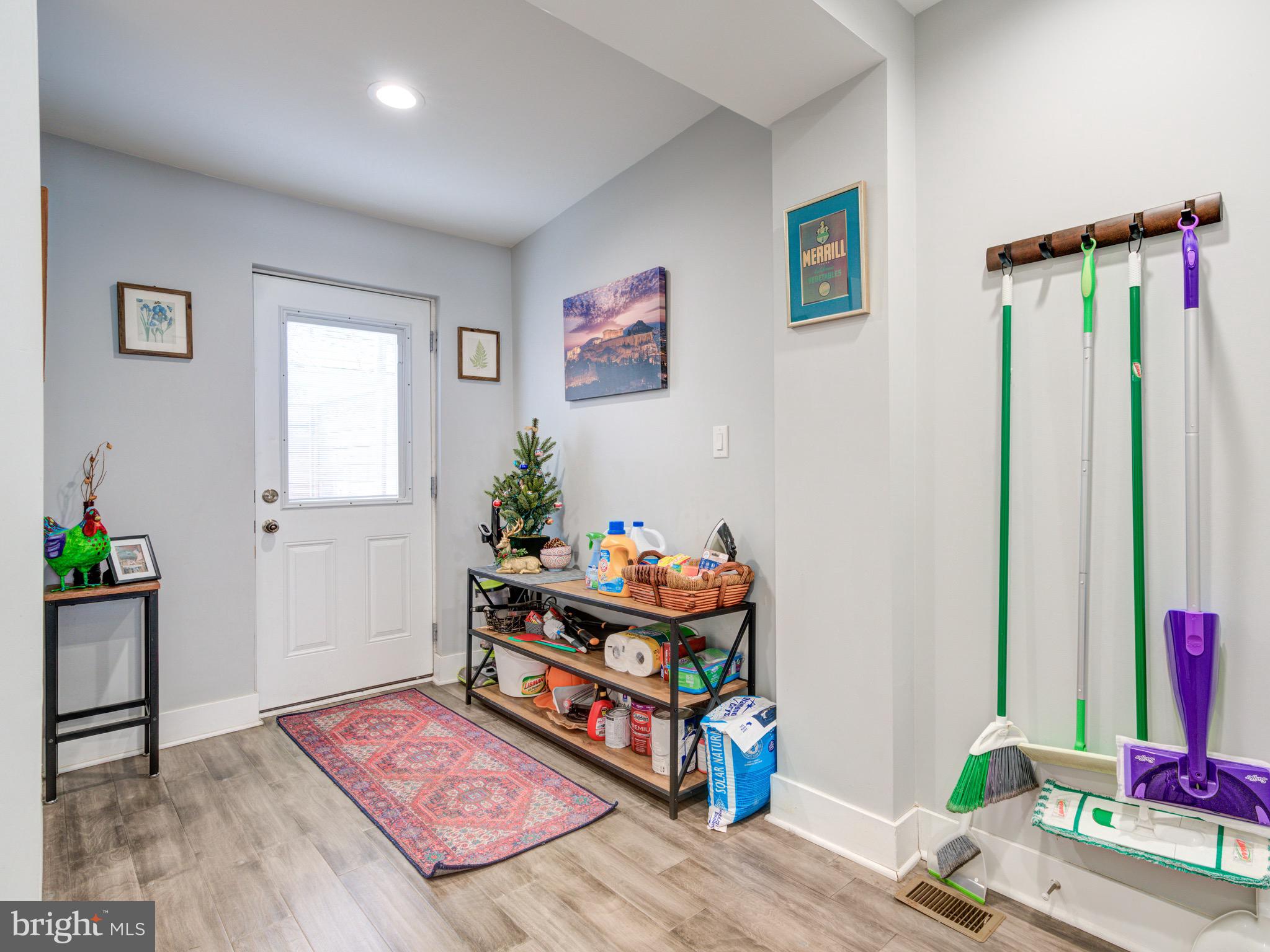 POINT BREEZE - Residential