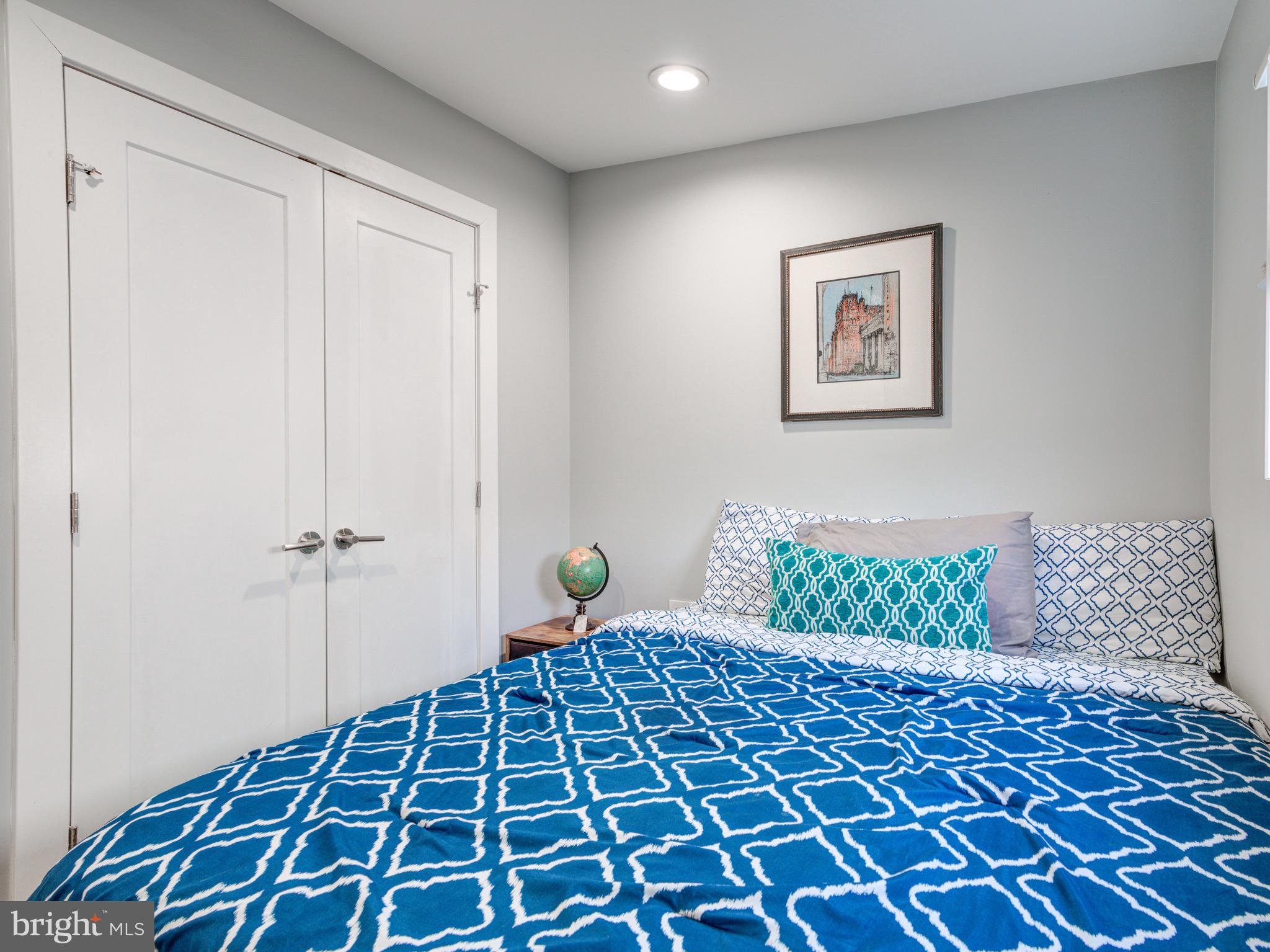 POINT BREEZE - Residential