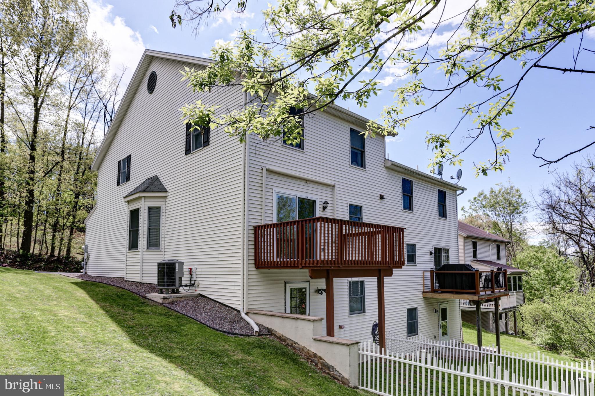 CHAMBERS KNOLL - Residential