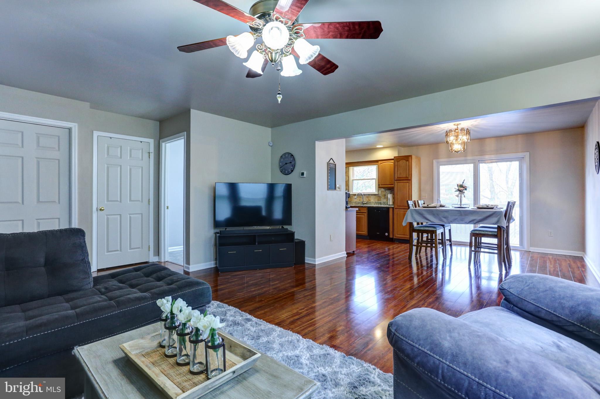 CHAMBERS KNOLL - Residential