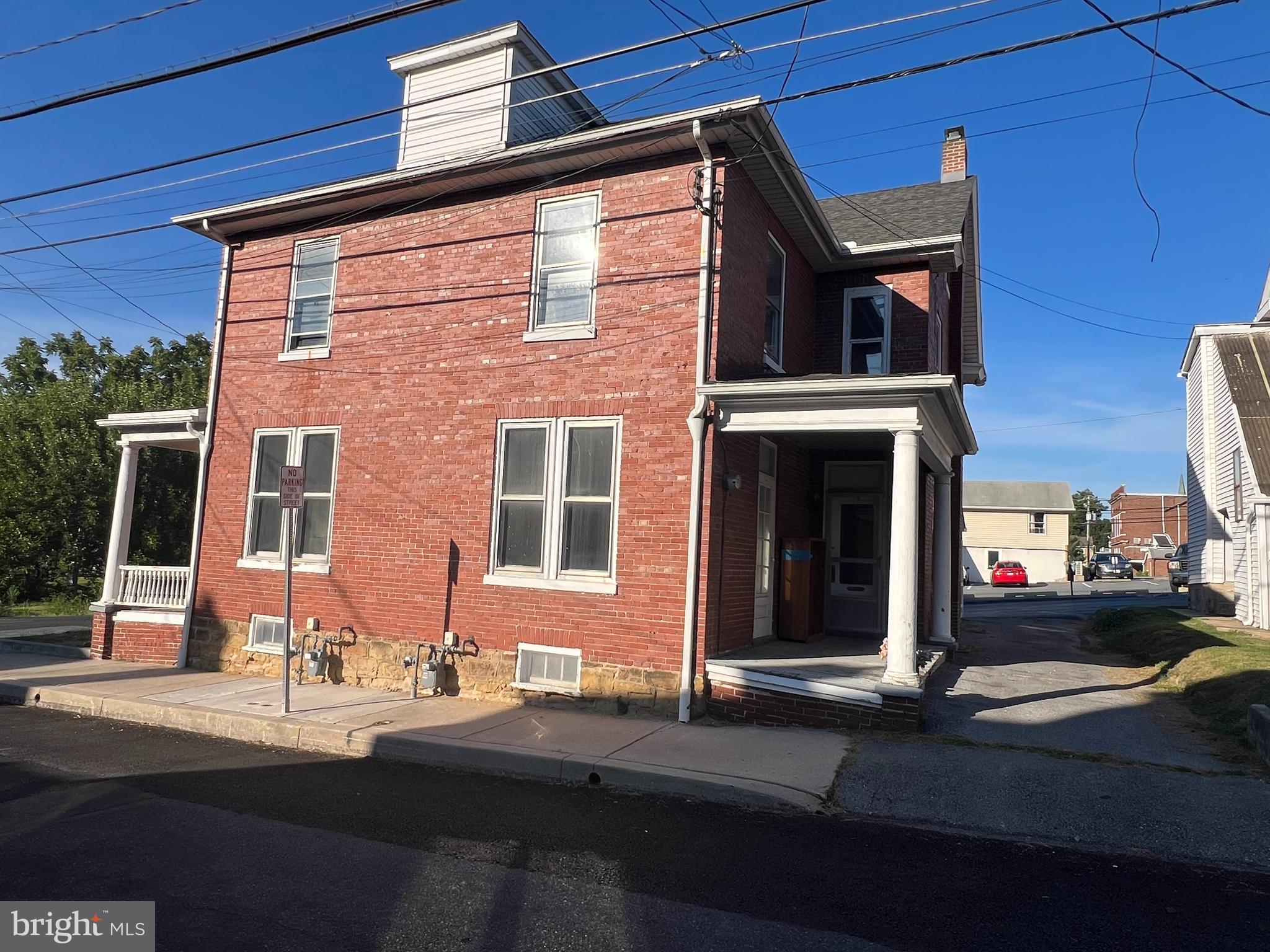25 & 31 N POPLAR STREET