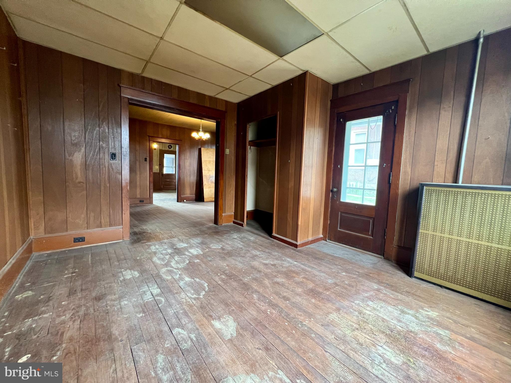 25 & 31 N POPLAR STREET