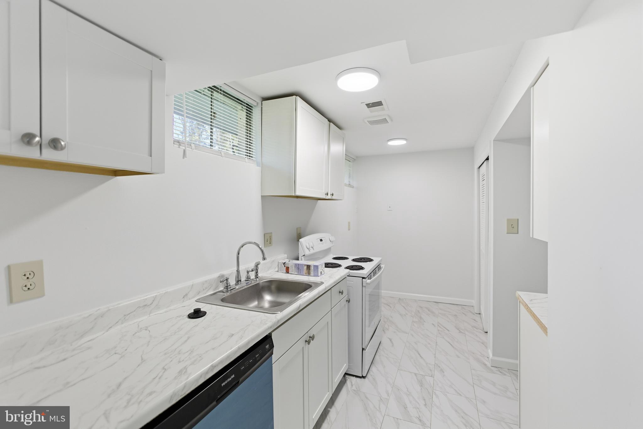 FRIENDLY - Residential Lease