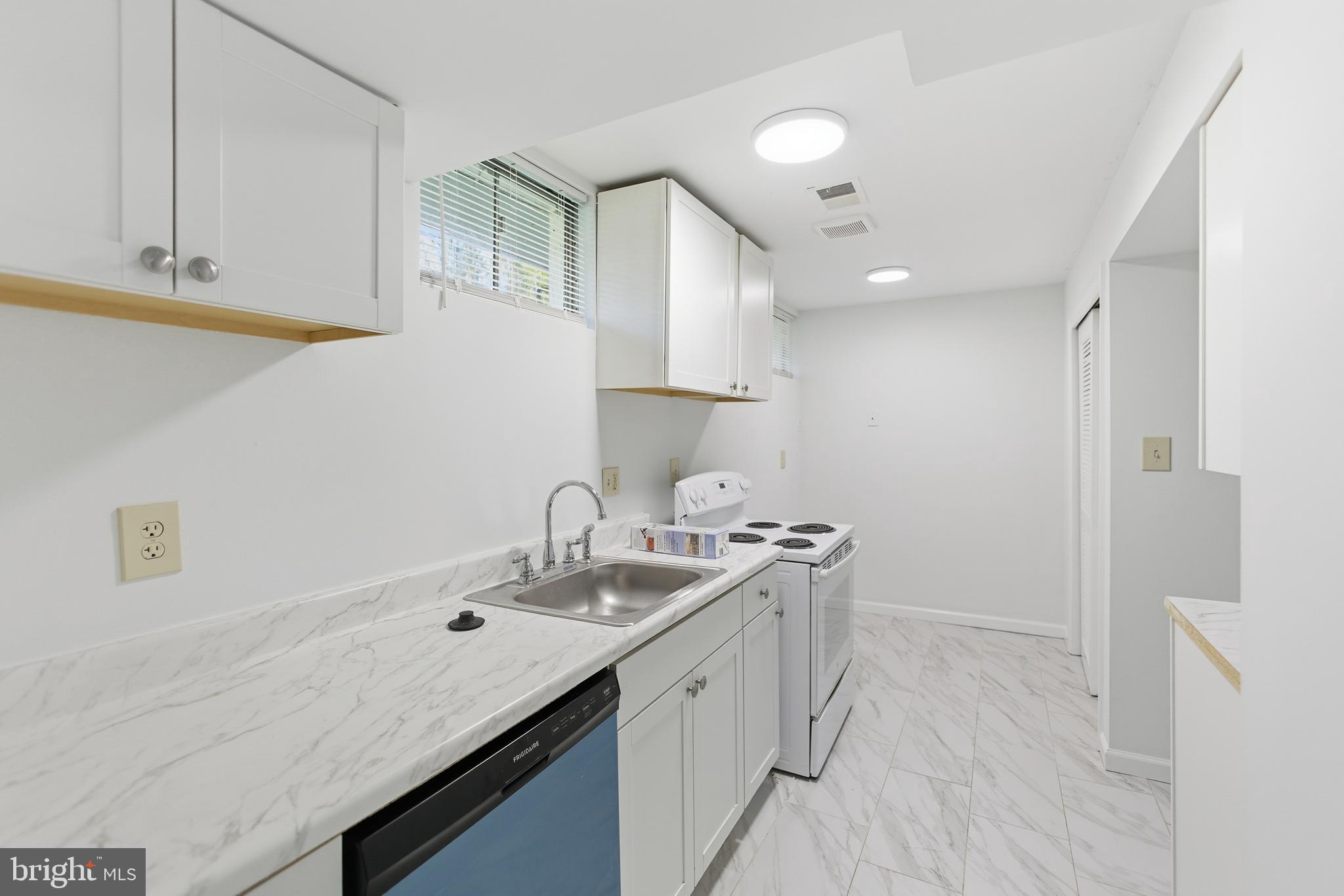 FRIENDLY - Residential Lease