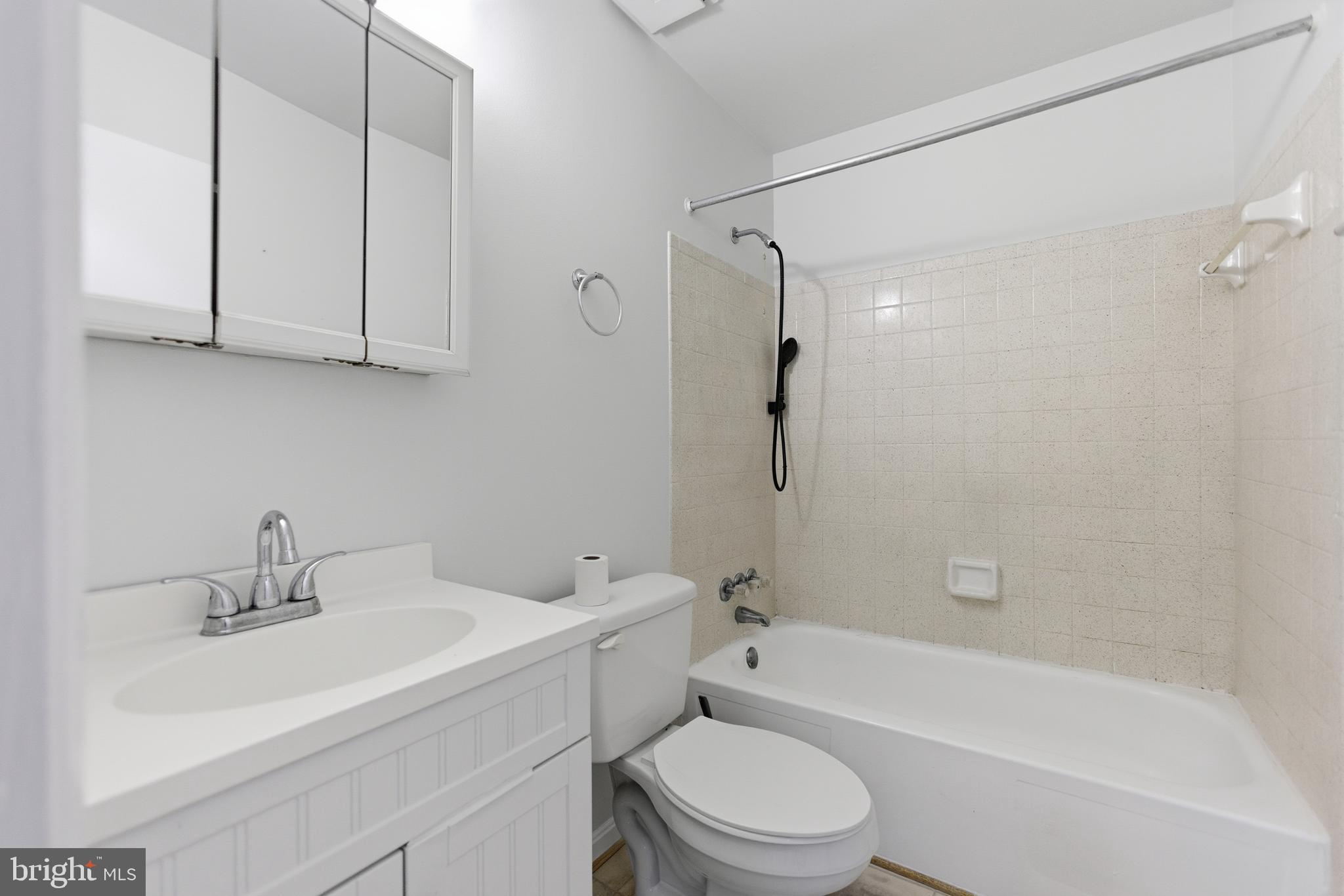 FRIENDLY - Residential Lease