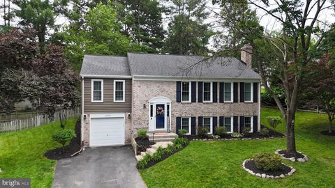 Photo of 10903 Middlegate Drive, FAIRFAX, VA 22032 (MLS # VAFX2318424)