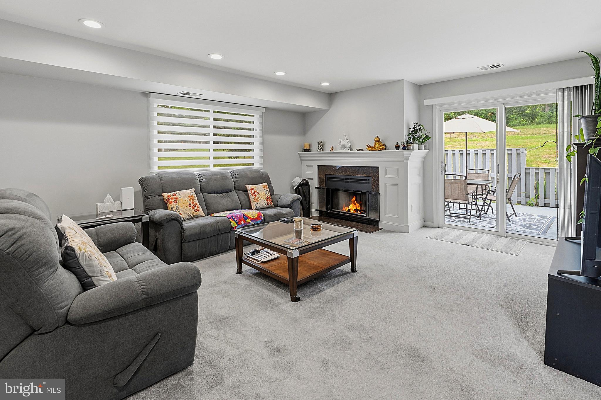 12 HILLCROFT WAY