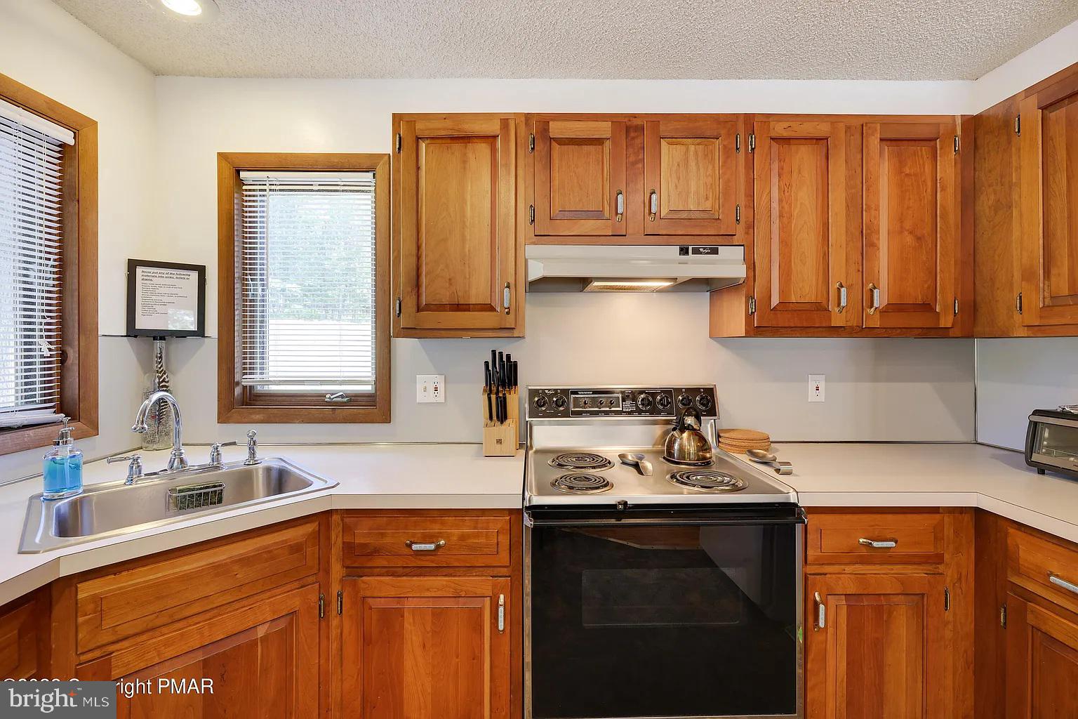 SAW CREEK ESTATES - Residential