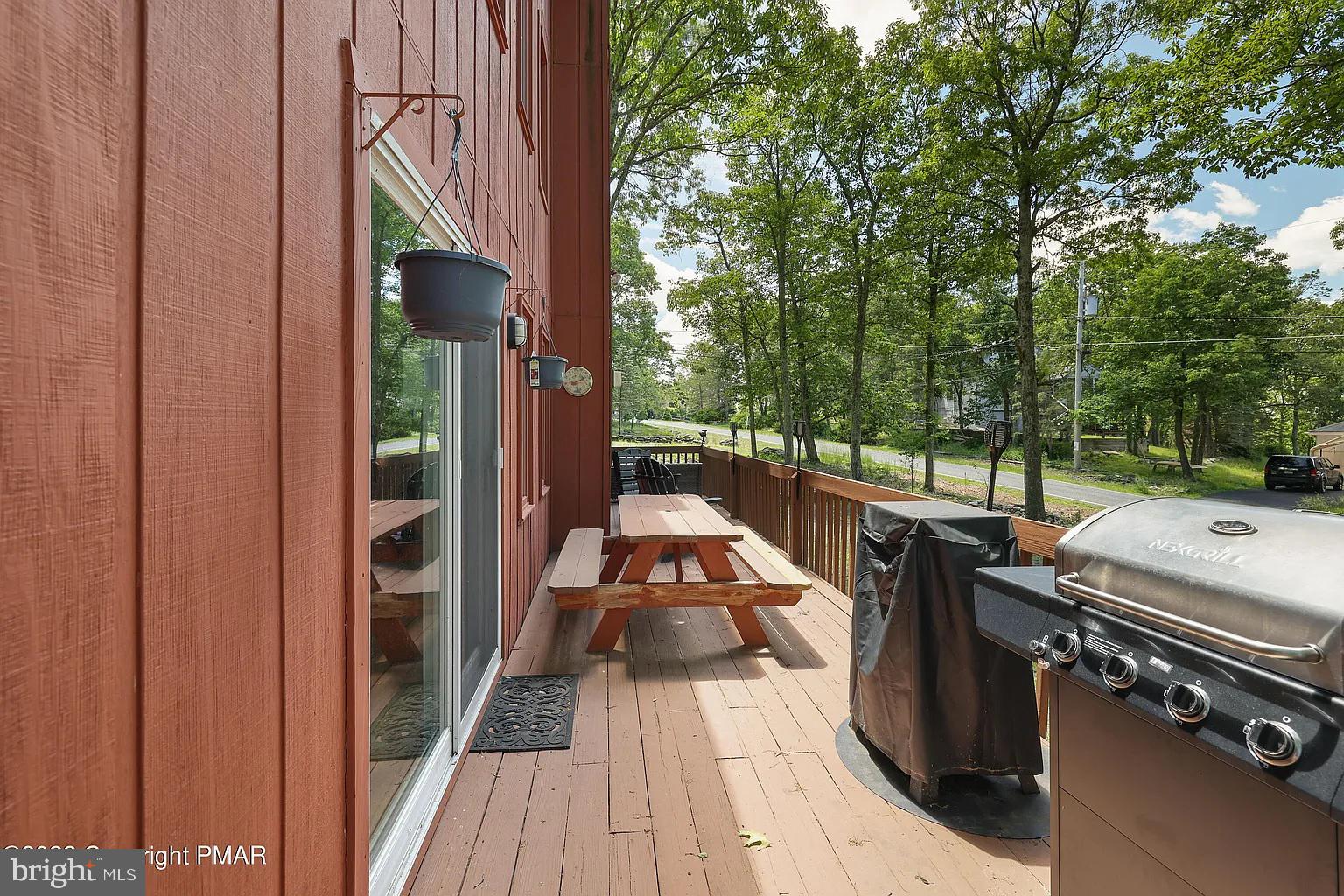 SAW CREEK ESTATES - Residential