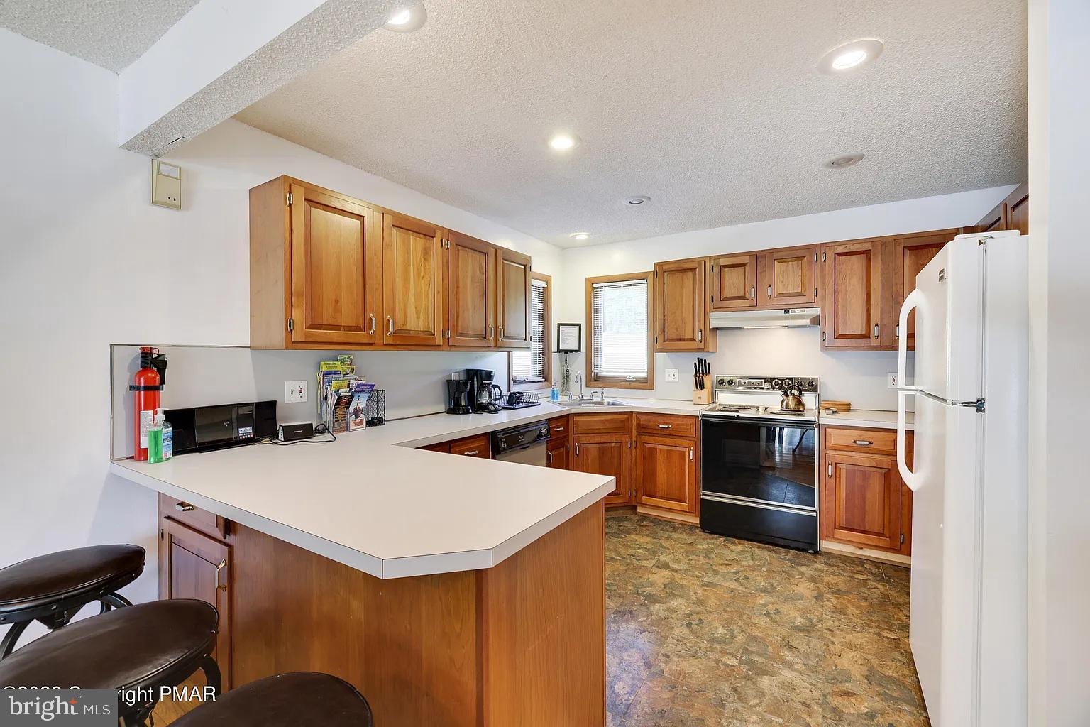 SAW CREEK ESTATES - Residential