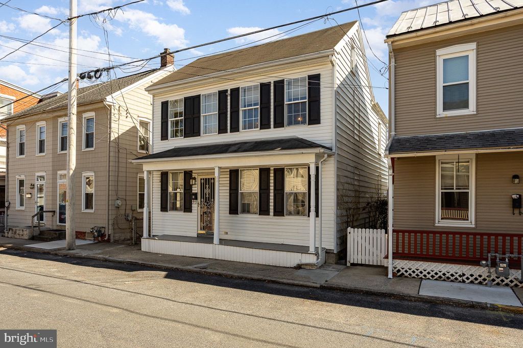 Photo of 21 W Gramby Street, MANHEIM, PA 17545 (MLS # PALA2065670)