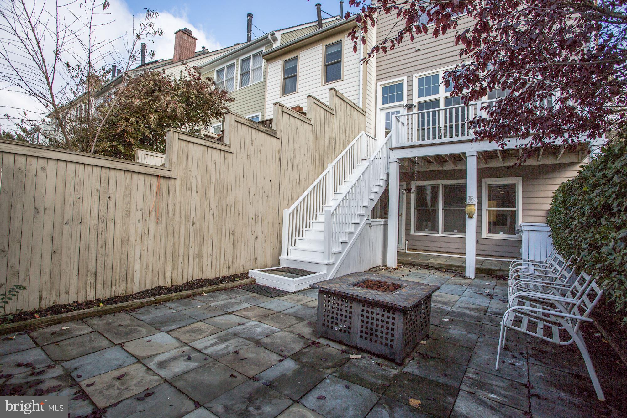 KENTLANDS HILL DISTRICT - Residential Lease