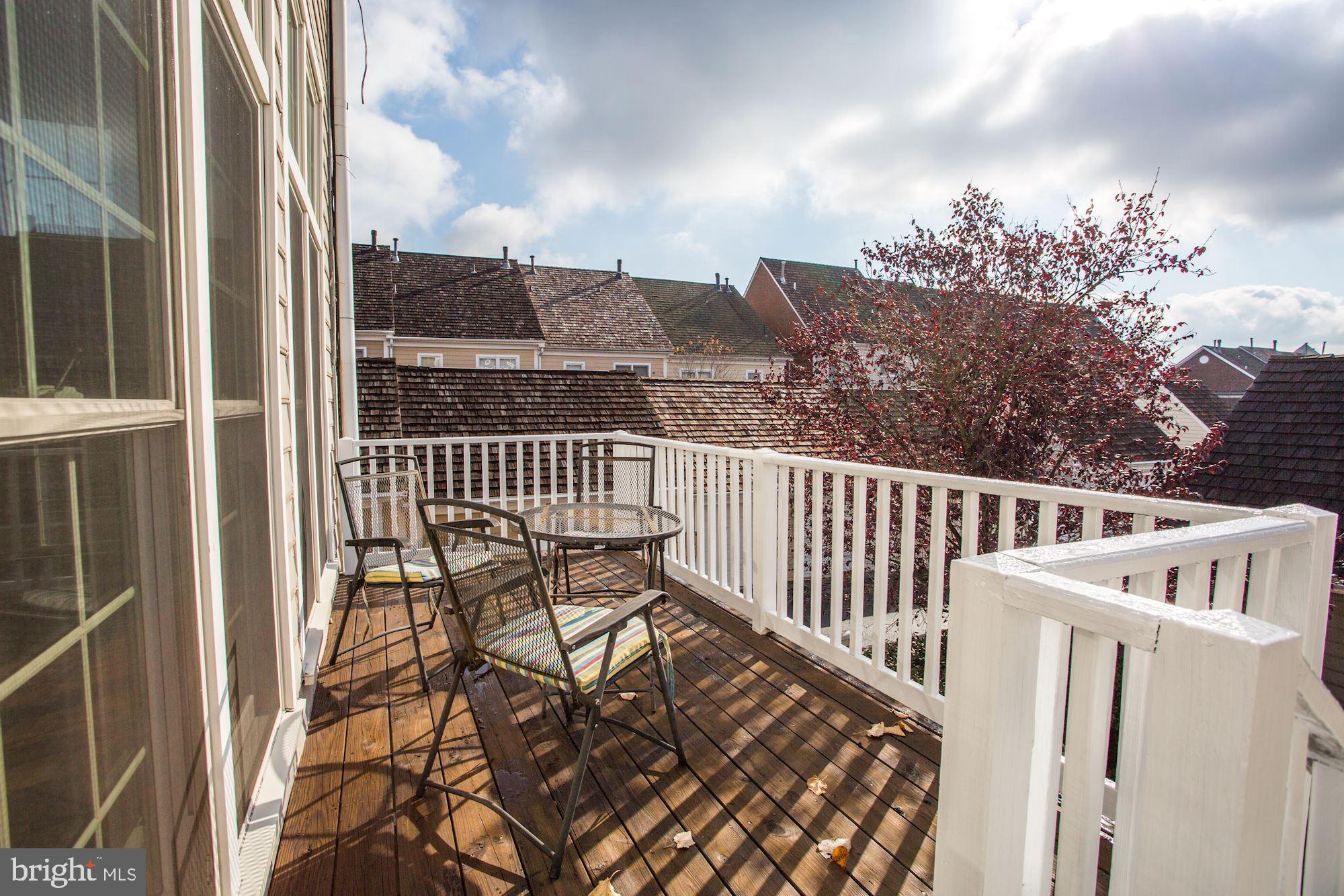 KENTLANDS HILL DISTRICT - Residential Lease