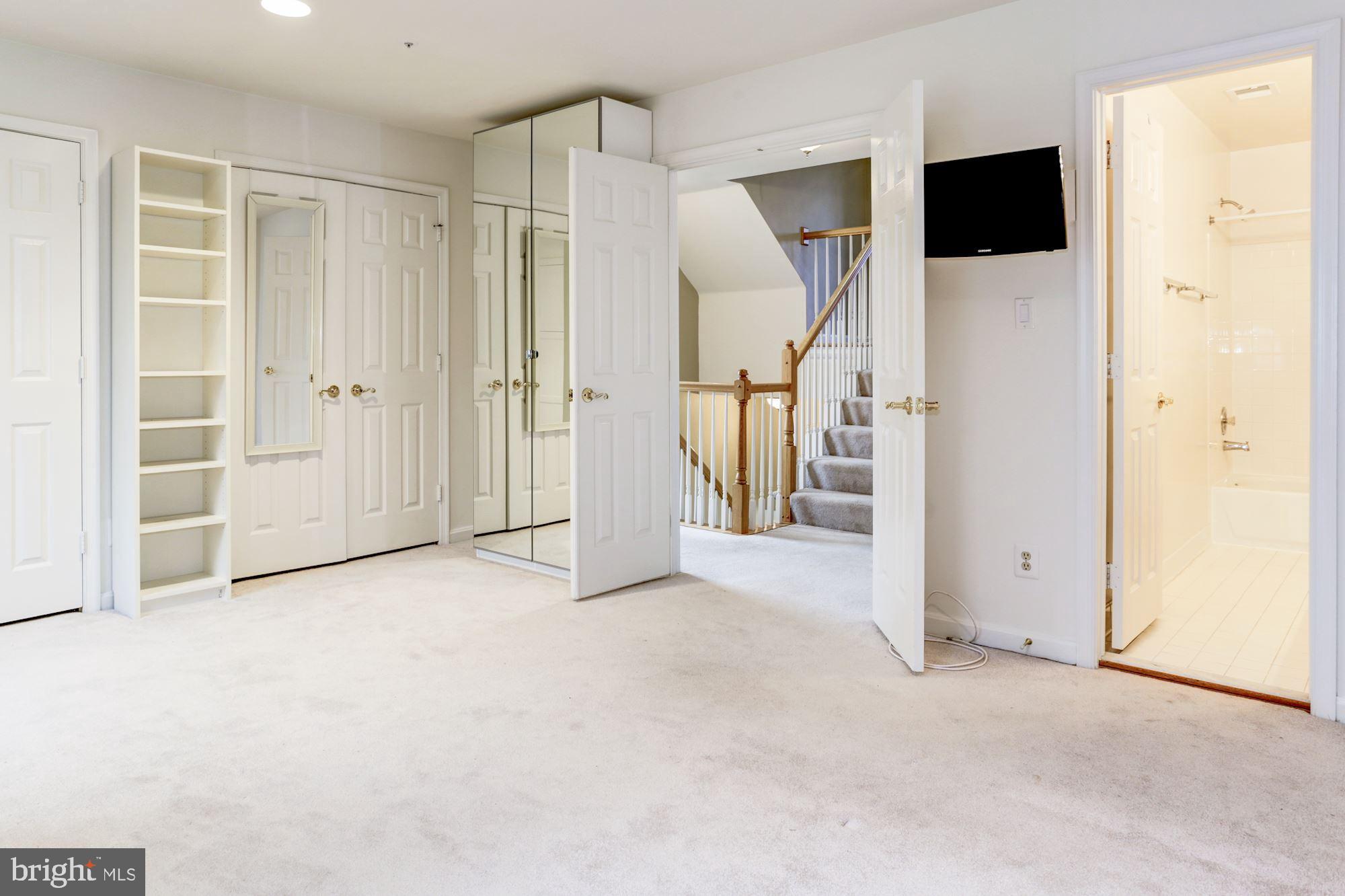 KENTLANDS HILL DISTRICT - Residential Lease