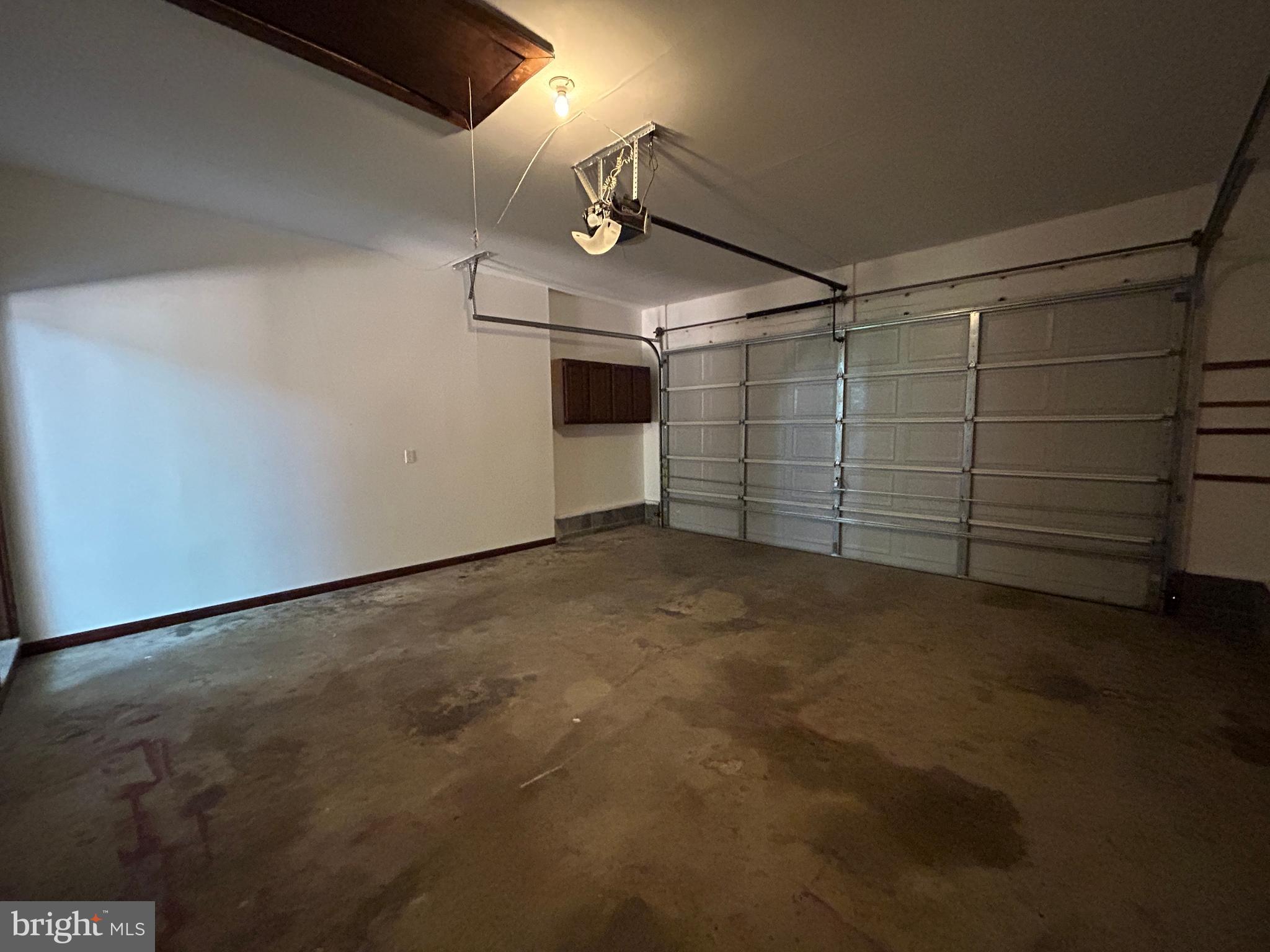 BREEZEWOOD - Residential Lease