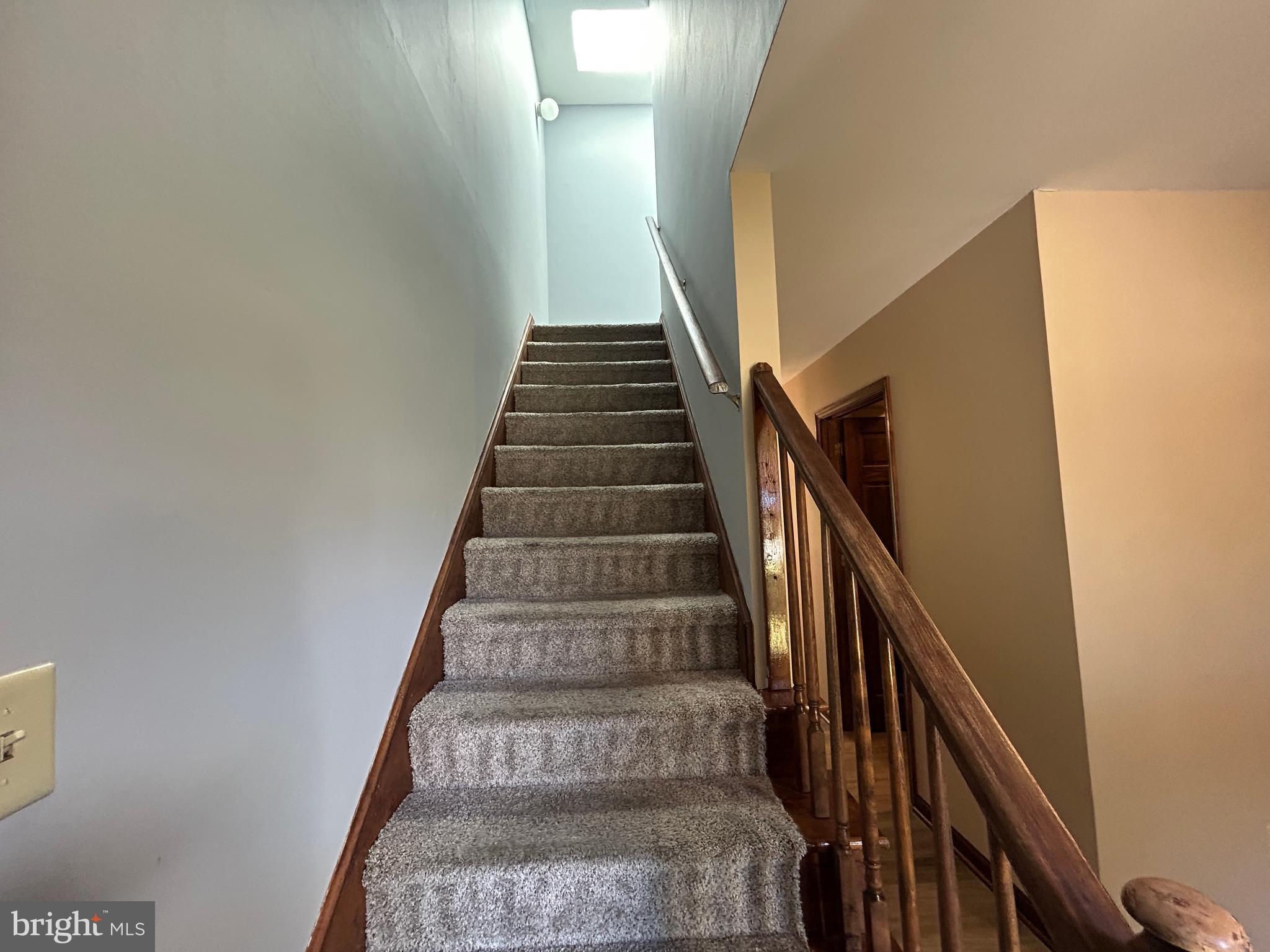 BREEZEWOOD - Residential Lease