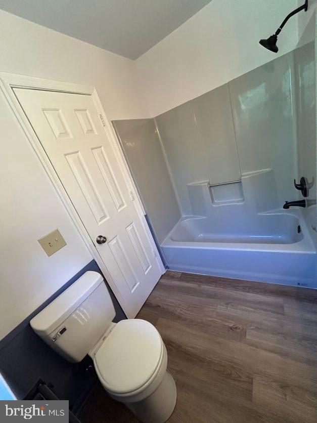 BREEZEWOOD - Residential Lease