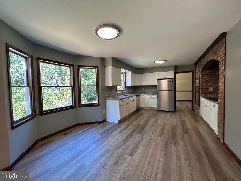 BREEZEWOOD - Residential Lease