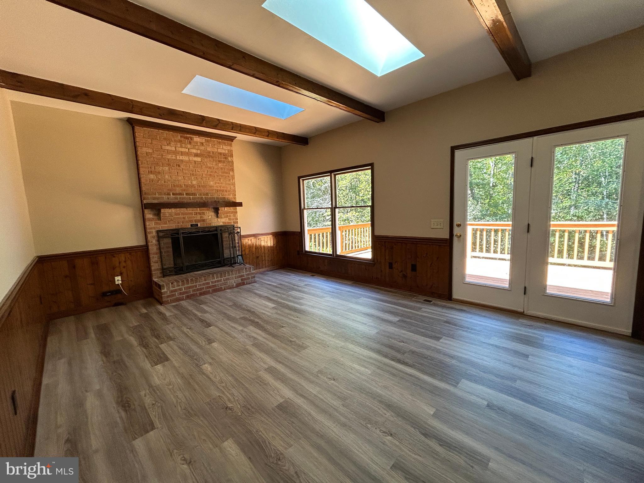 BREEZEWOOD - Residential Lease