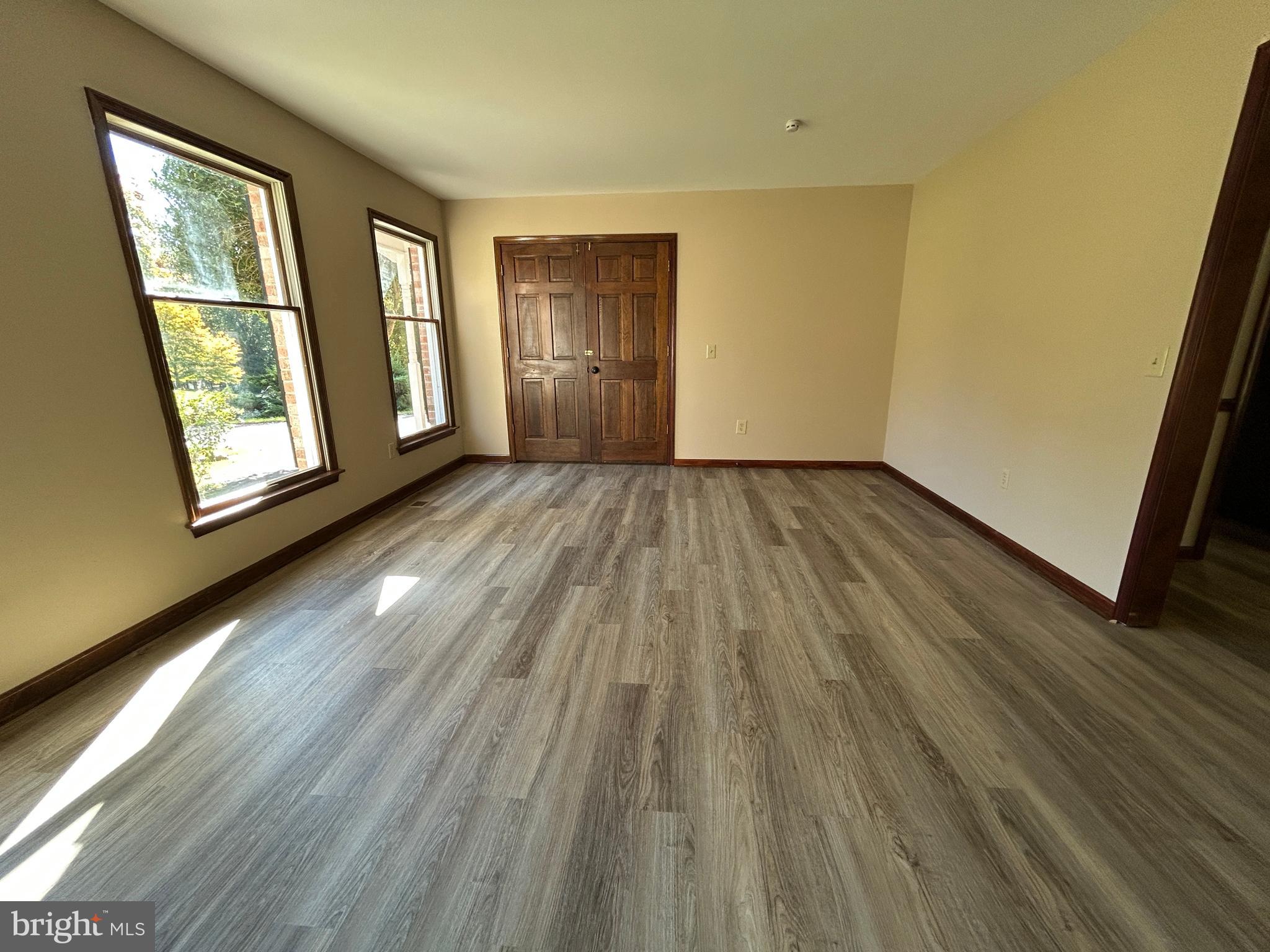 BREEZEWOOD - Residential Lease