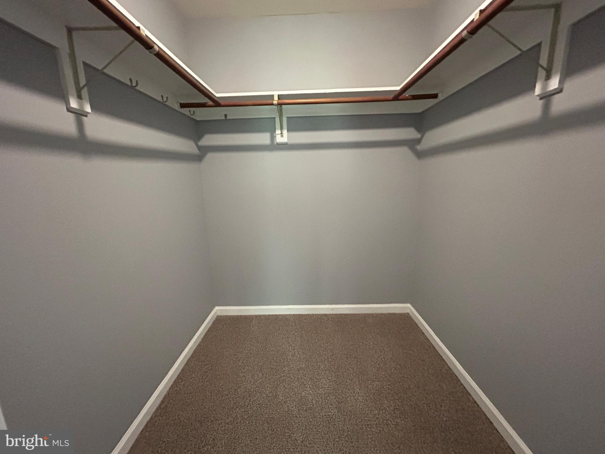 BREEZEWOOD - Residential Lease