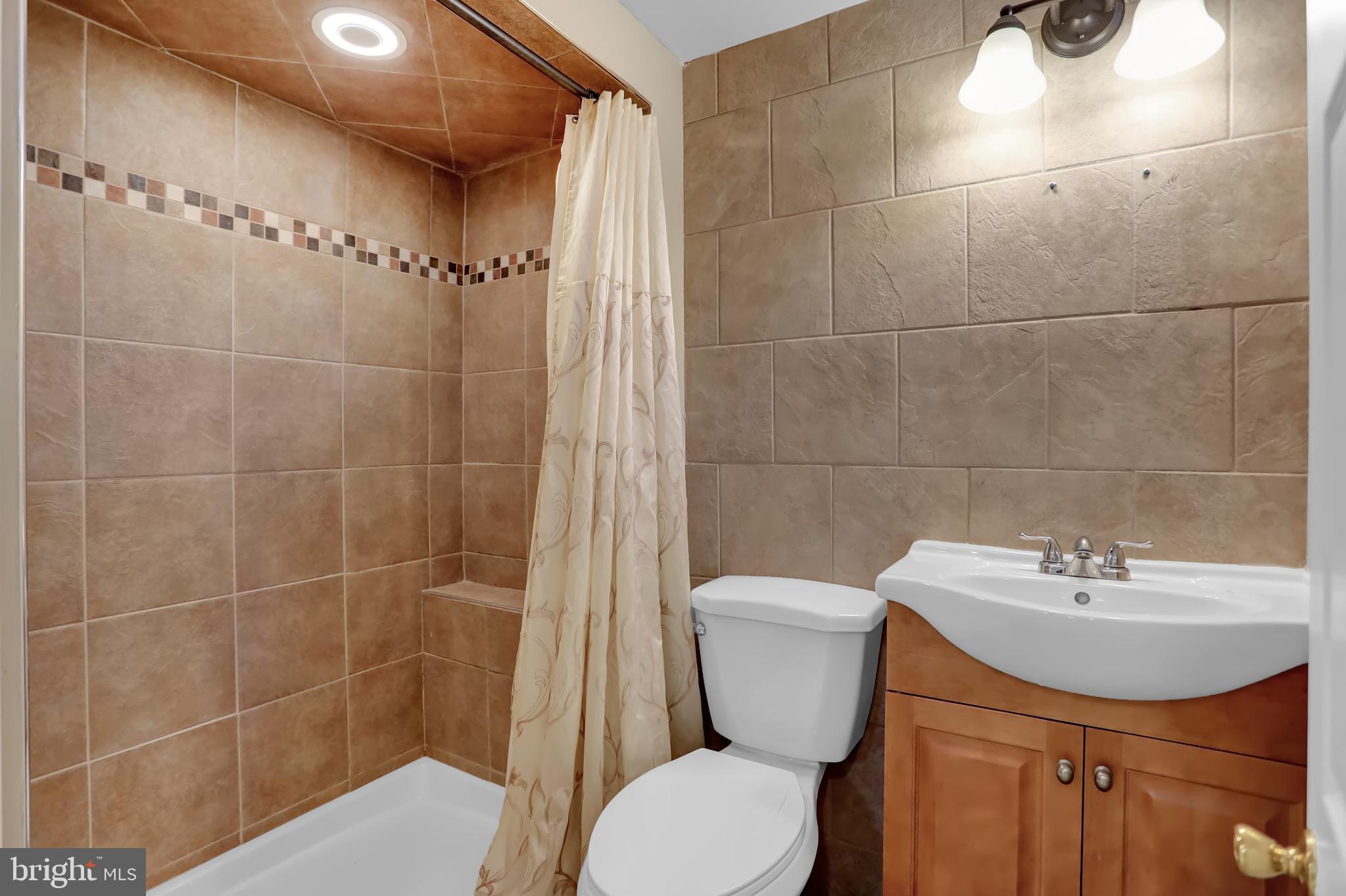 RAMBLEWOOD - Residential