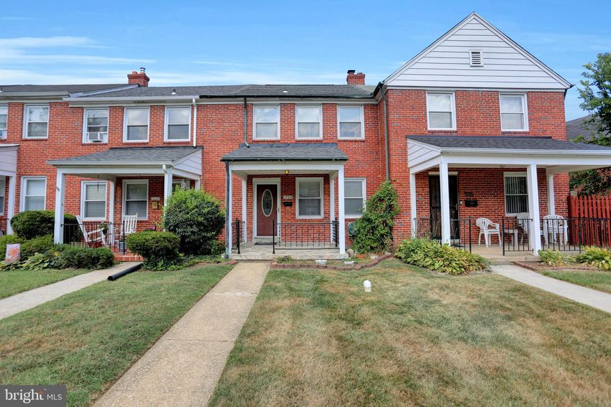 MULTIPLE OFFER SITUATION. ALL OFFERS DUE BY SUNDAY, 8/29/2021 at 9PM. BUYER FINANCING FELL THROUGH. CAN SHARE INSPECTION REPORT. Come check out this move-in ready, all brick, 3 bed/2 full bath townhouse with covered flagstone  porch and BRAND-NEW architectural roof. Entire house freshly painted in sophisticated, subtle tones. JUST sanded and stained hardwood floors on main and upper levels with ceramic tile in the finished basement. Updated kitchen and bathrooms with a separate dining room. You will absolutely love the crown molding in living and dining rooms and beautiful chair rail in dining room. Ceiling fans in all the bedrooms and recessed lighting on main level. House already hard-wired for internet. You even have parking for two cars out back. You won't be disappointed with how well the sellers have maintained their lovely home.