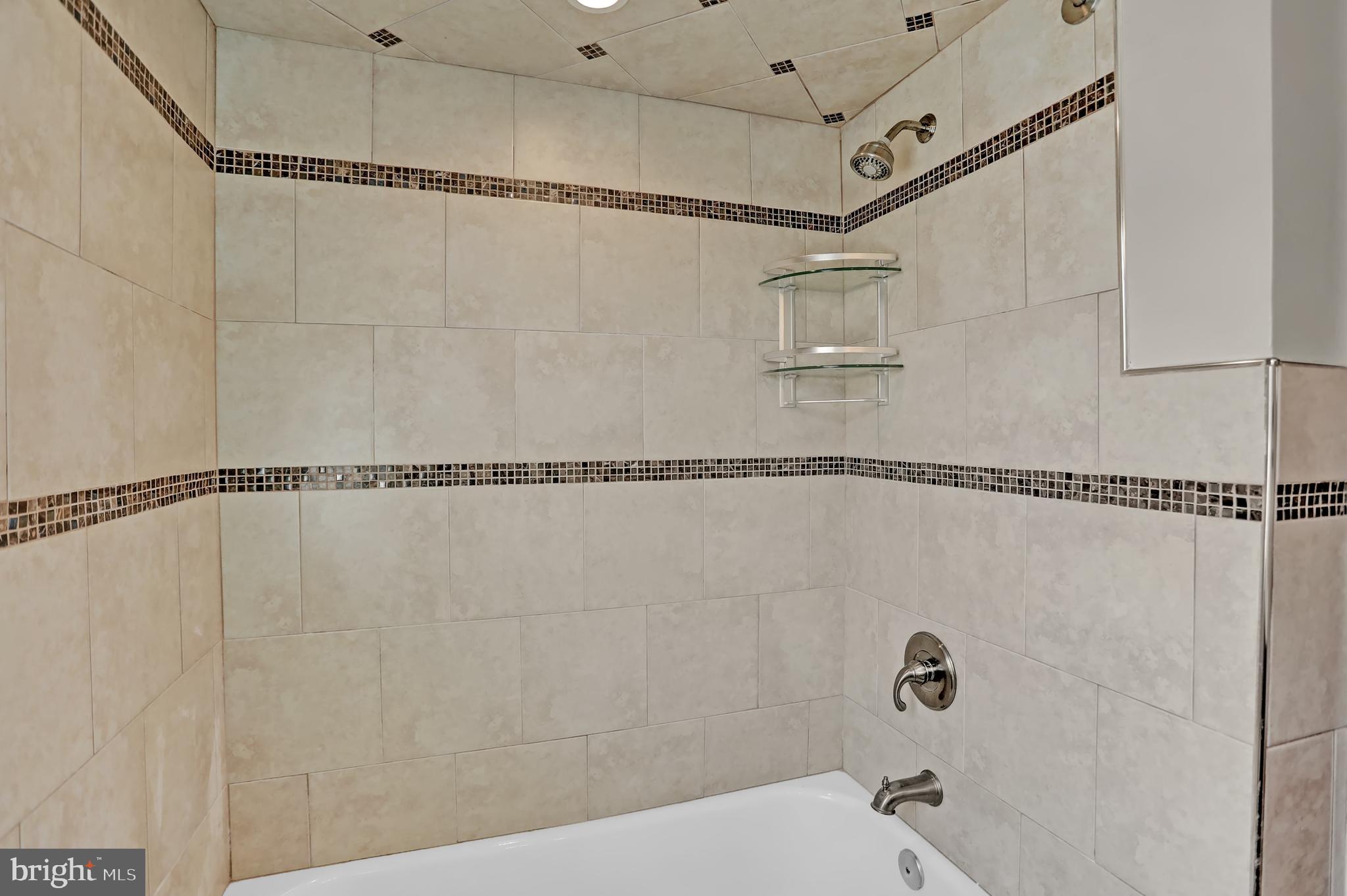 RAMBLEWOOD - Residential