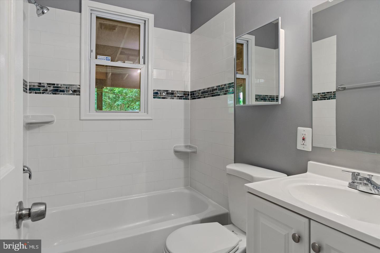 LIVINGSTON OAKS - Residential Lease