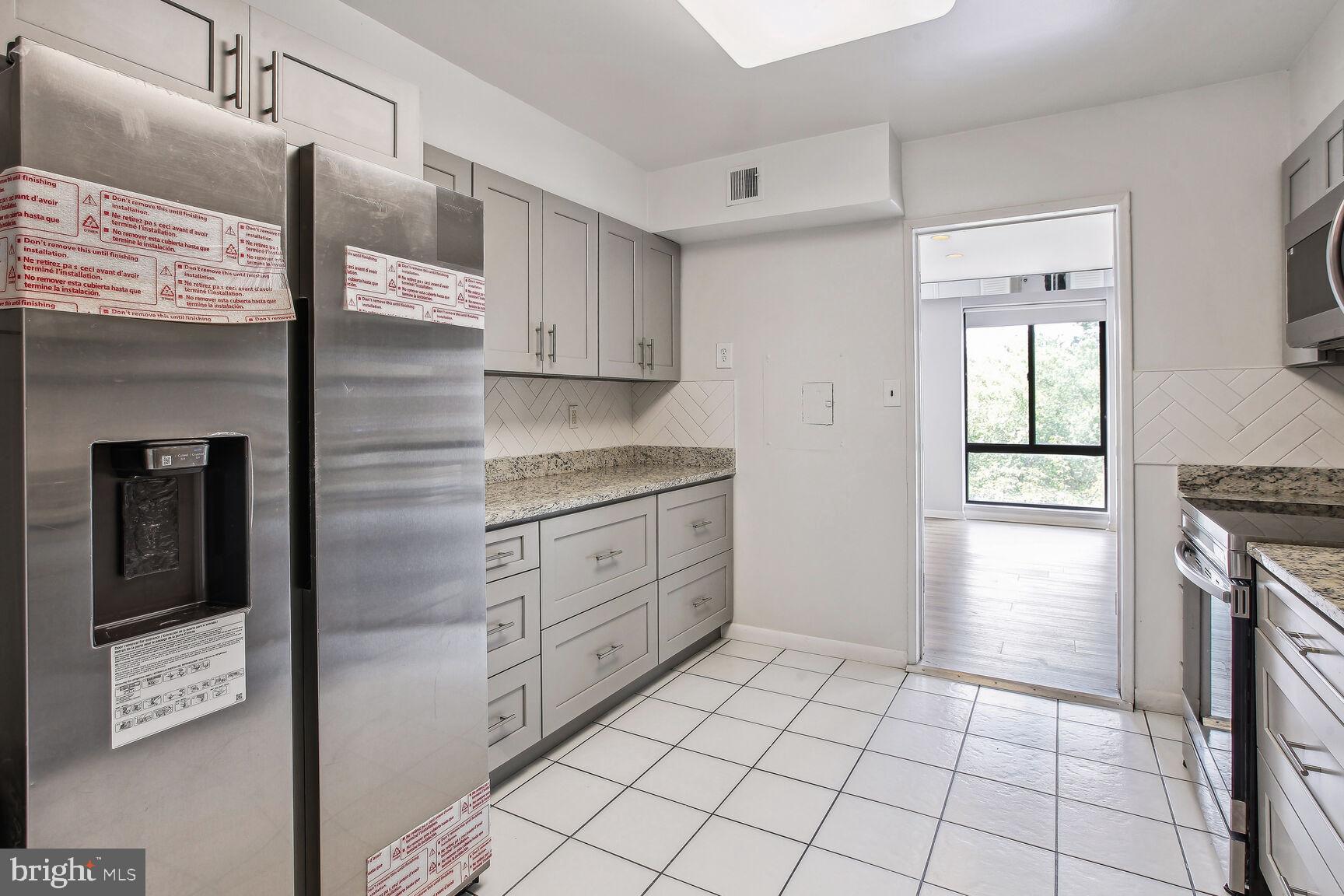 SUBURBAN OAKS - Residential