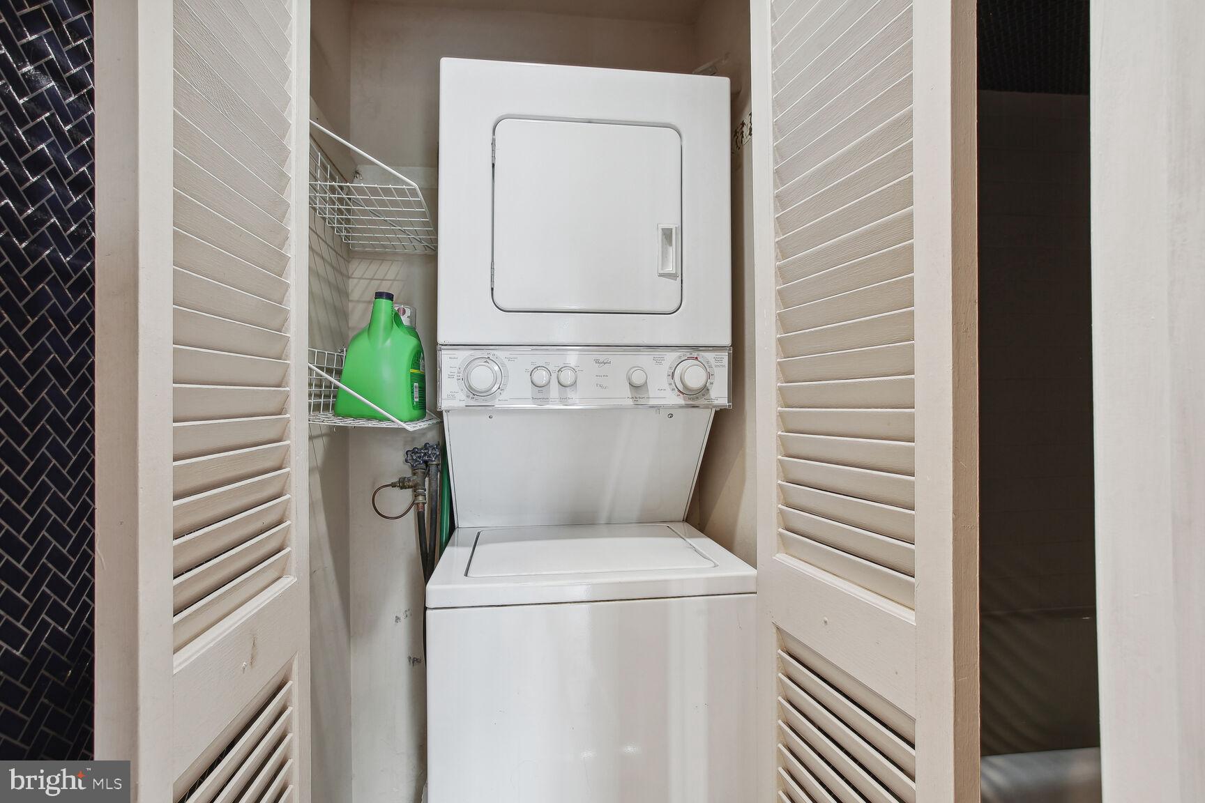 SUBURBAN OAKS - Residential