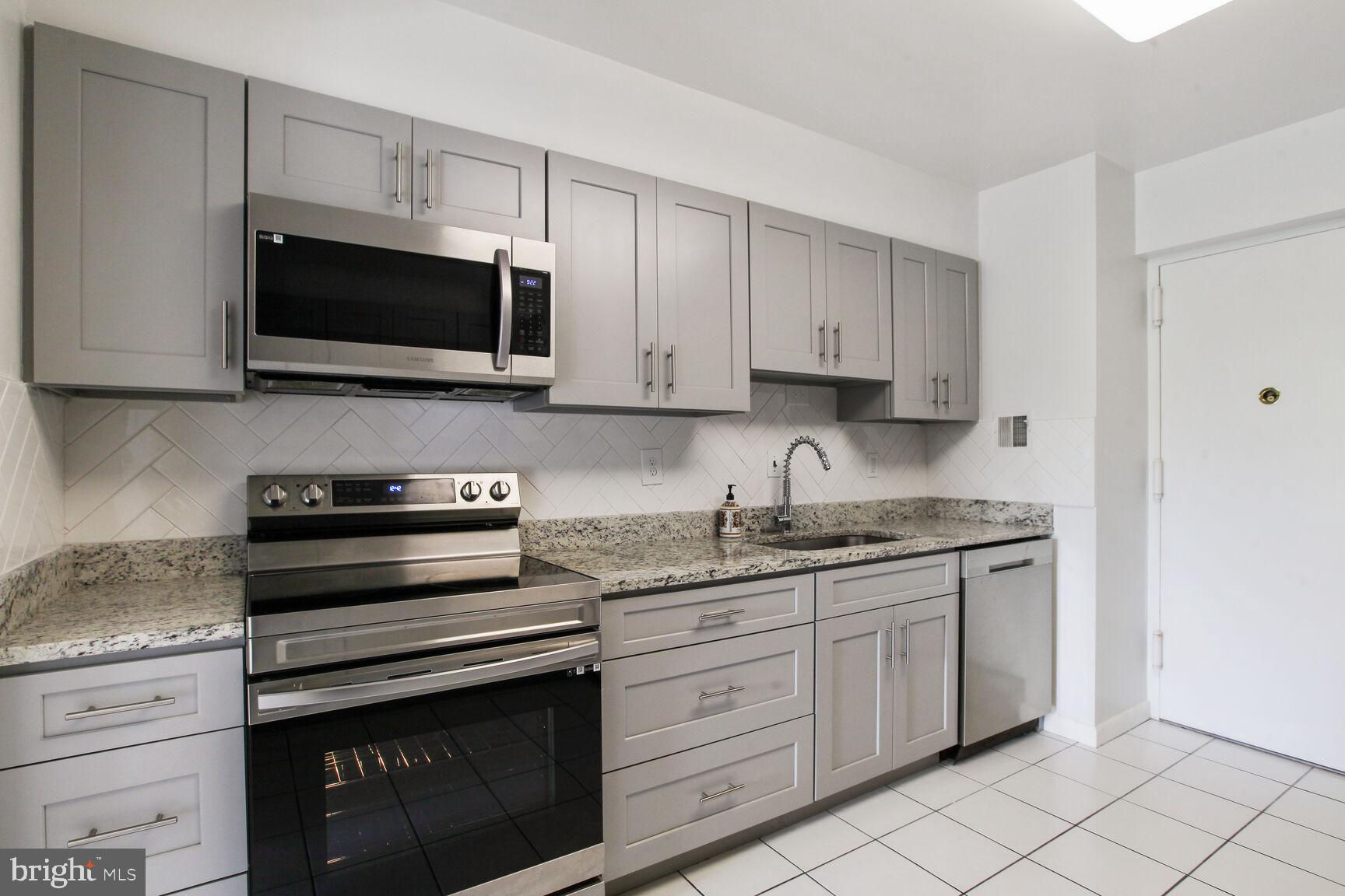 SUBURBAN OAKS - Residential