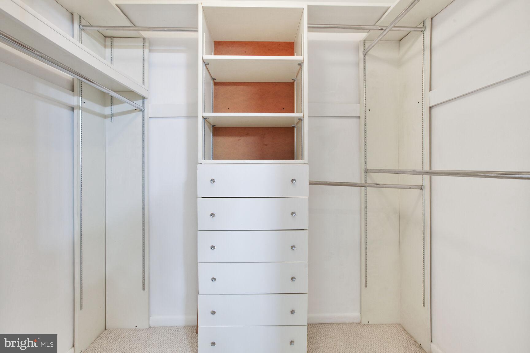 SUBURBAN OAKS - Residential