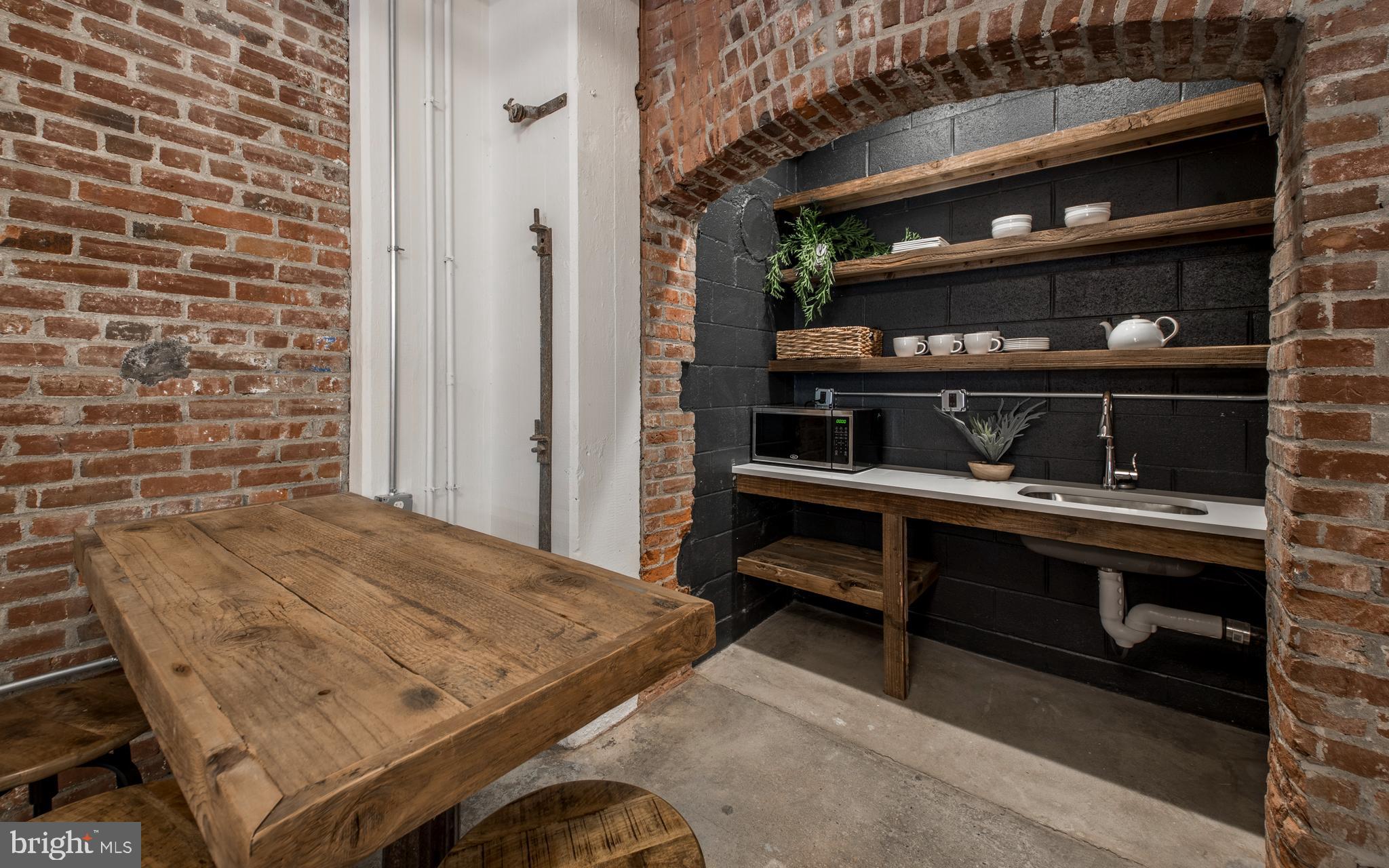 LOWER MOYAMENSING - Residential Lease