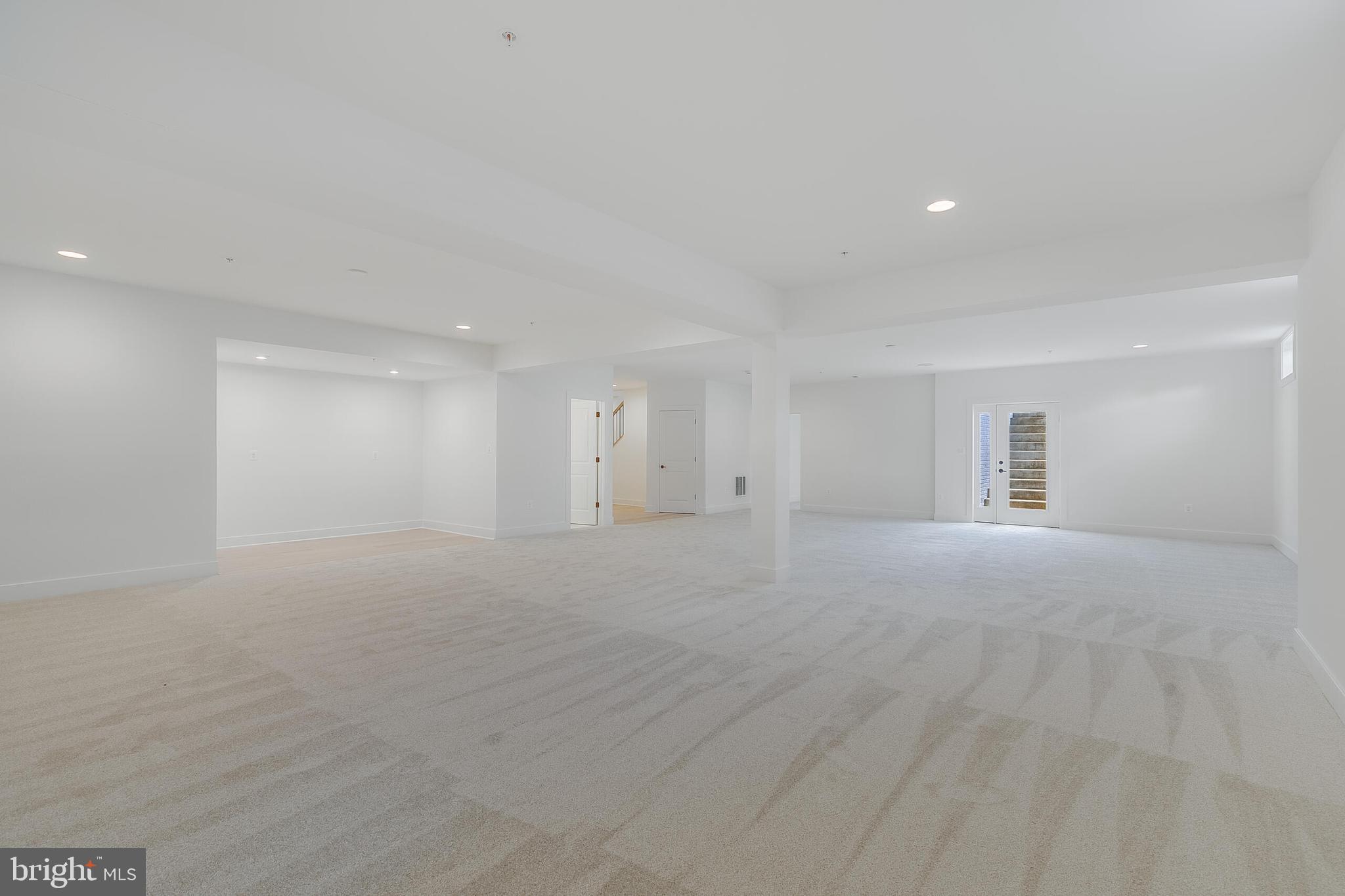 POTOMAC CHASE - Residential