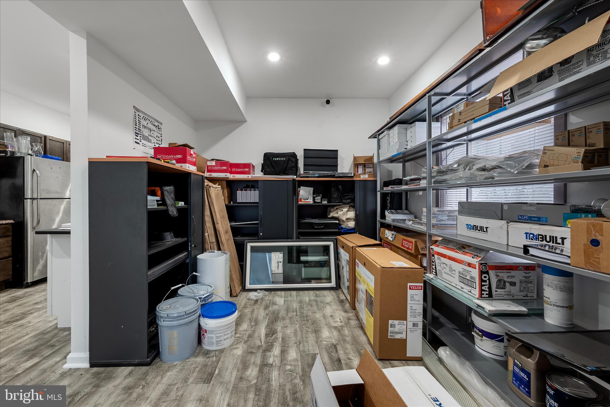 MILIC COMMERCIAL CENTER - Commercial Sale