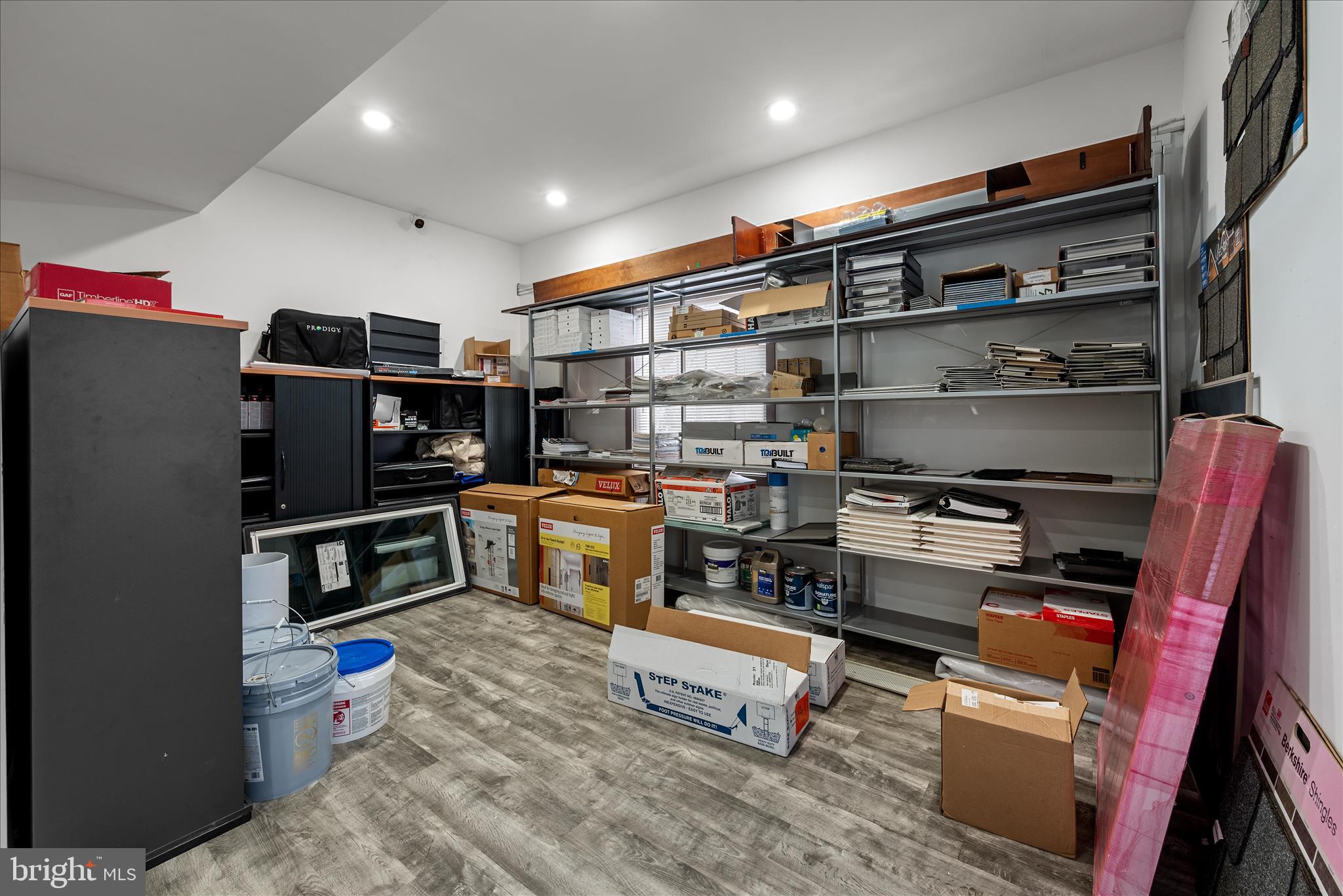 MILIC COMMERCIAL CENTER - Commercial Sale