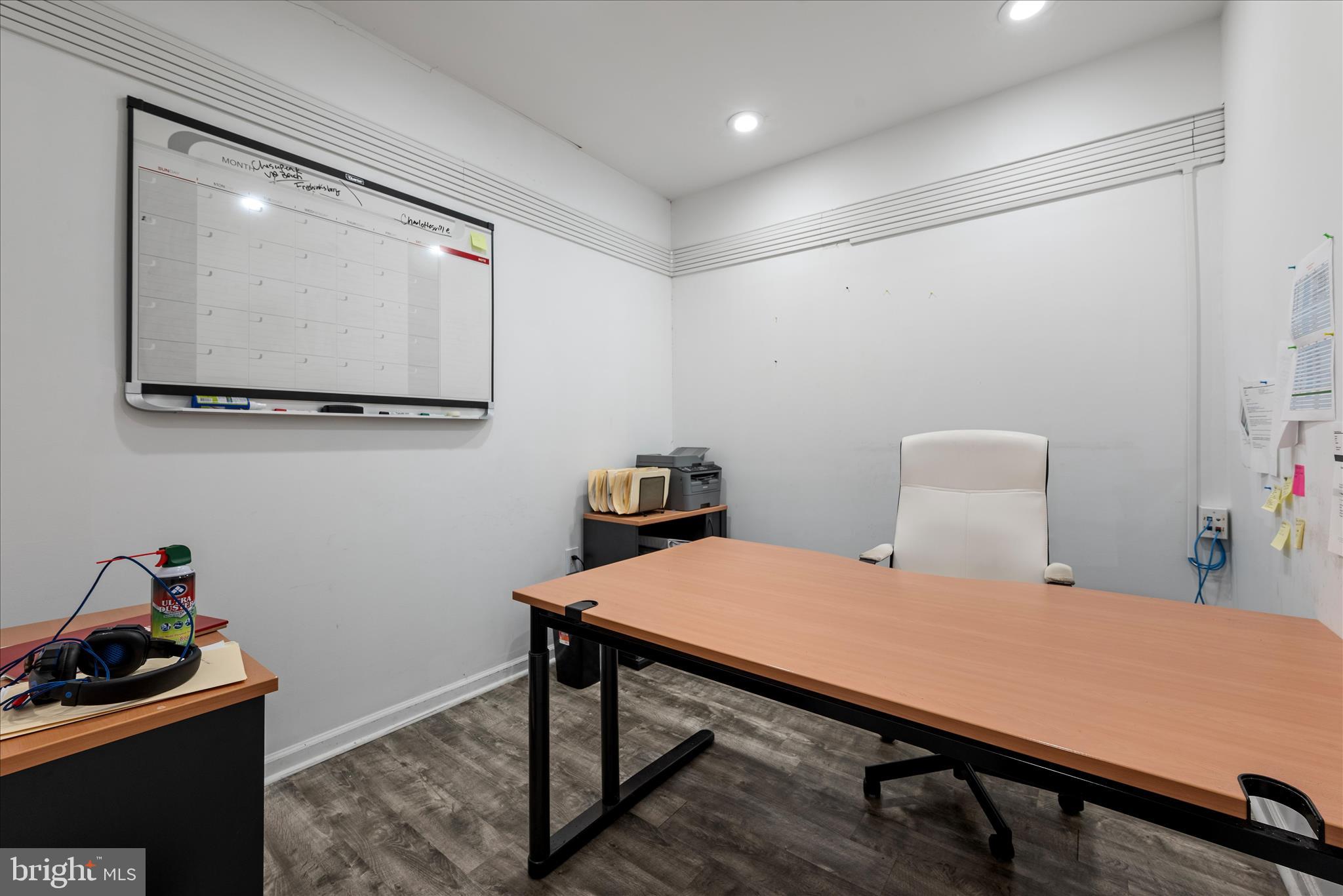 MILIC COMMERCIAL CENTER - Commercial Sale