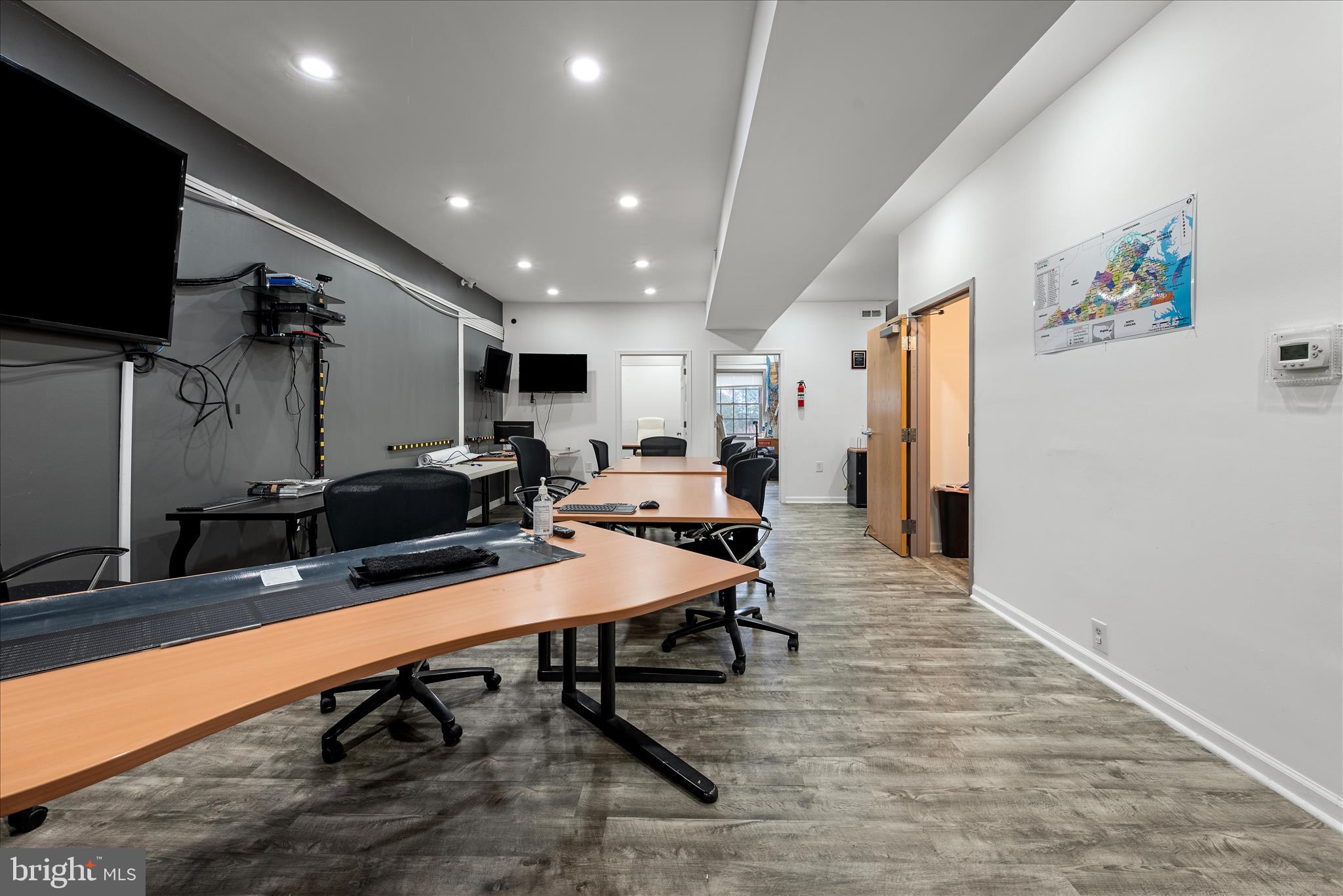 MILIC COMMERCIAL CENTER - Commercial Sale