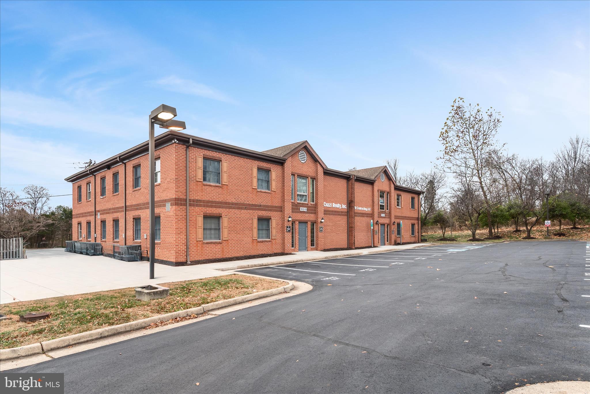 MILIC COMMERCIAL CENTER - Commercial Sale