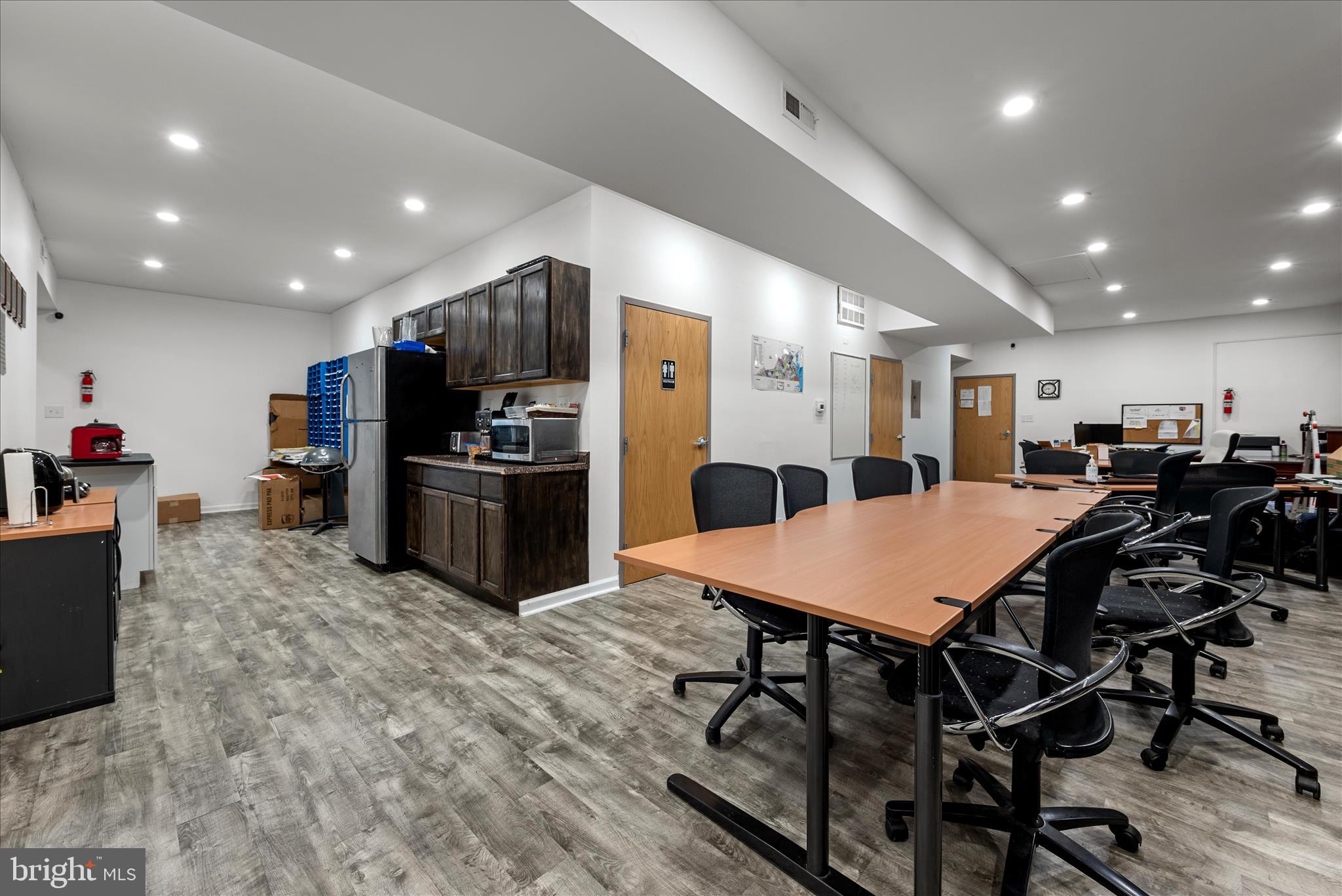 MILIC COMMERCIAL CENTER - Commercial Sale