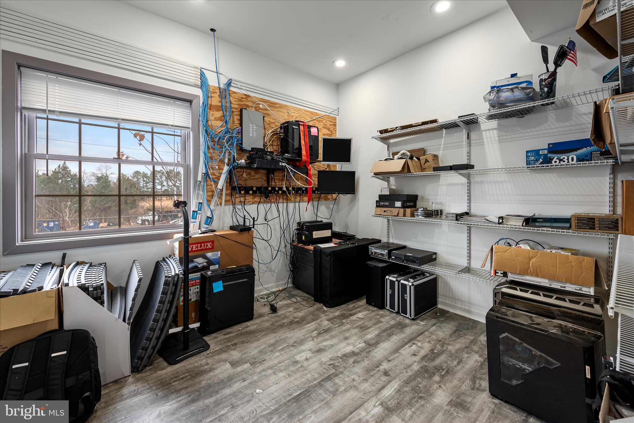 MILIC COMMERCIAL CENTER - Commercial Sale